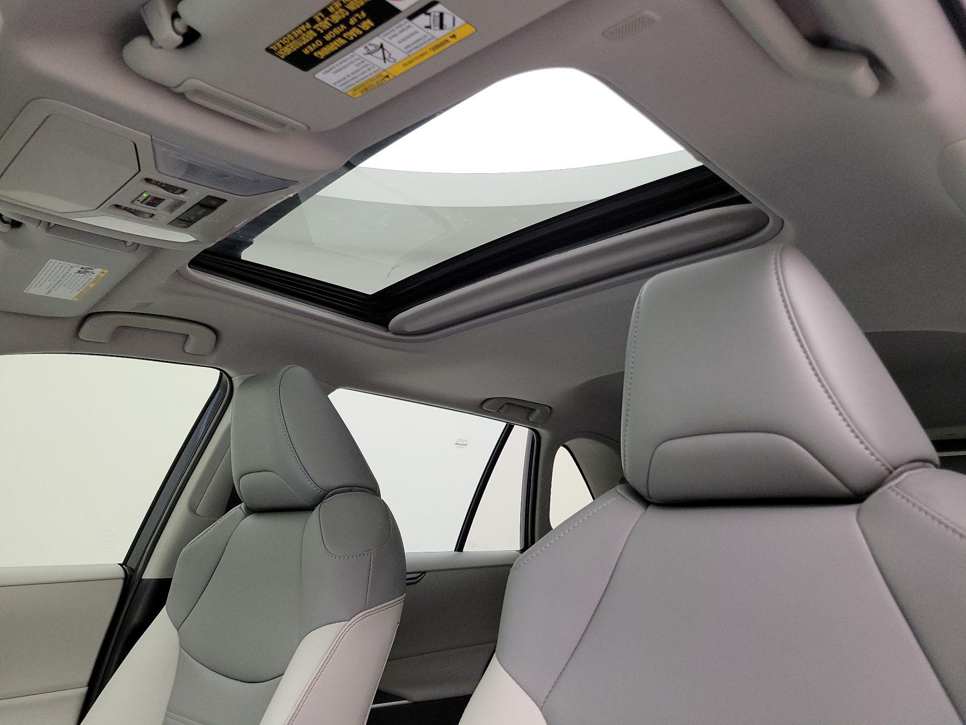Thumbnail: 2025 Toyota RAV4 - 19