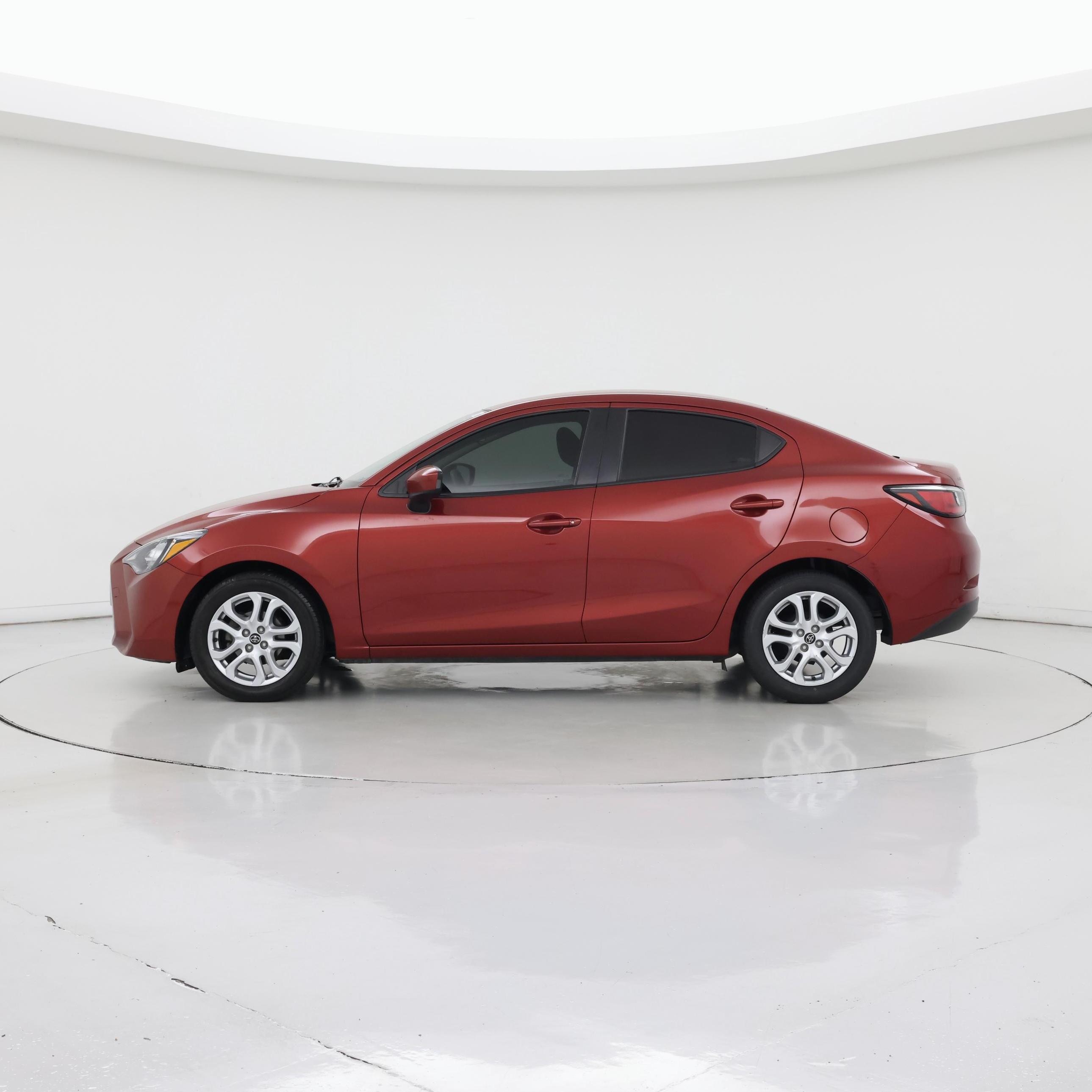 Thumbnail: 2017 Toyota Yaris iA - 3