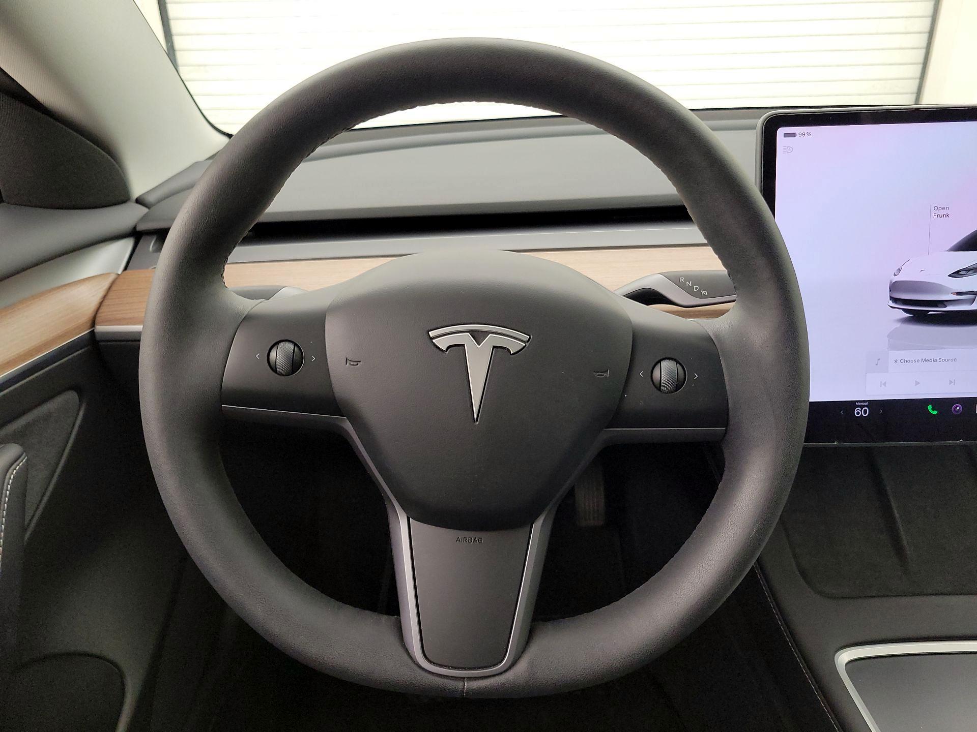 Thumbnail: 2023 Tesla Model 3 - 10
