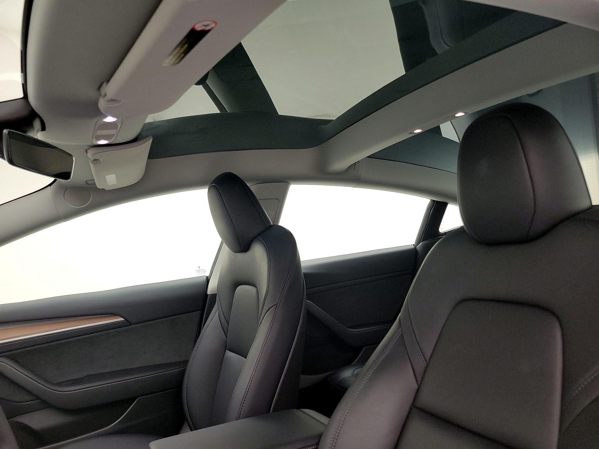 Thumbnail: 2023 Tesla Model 3 - 19