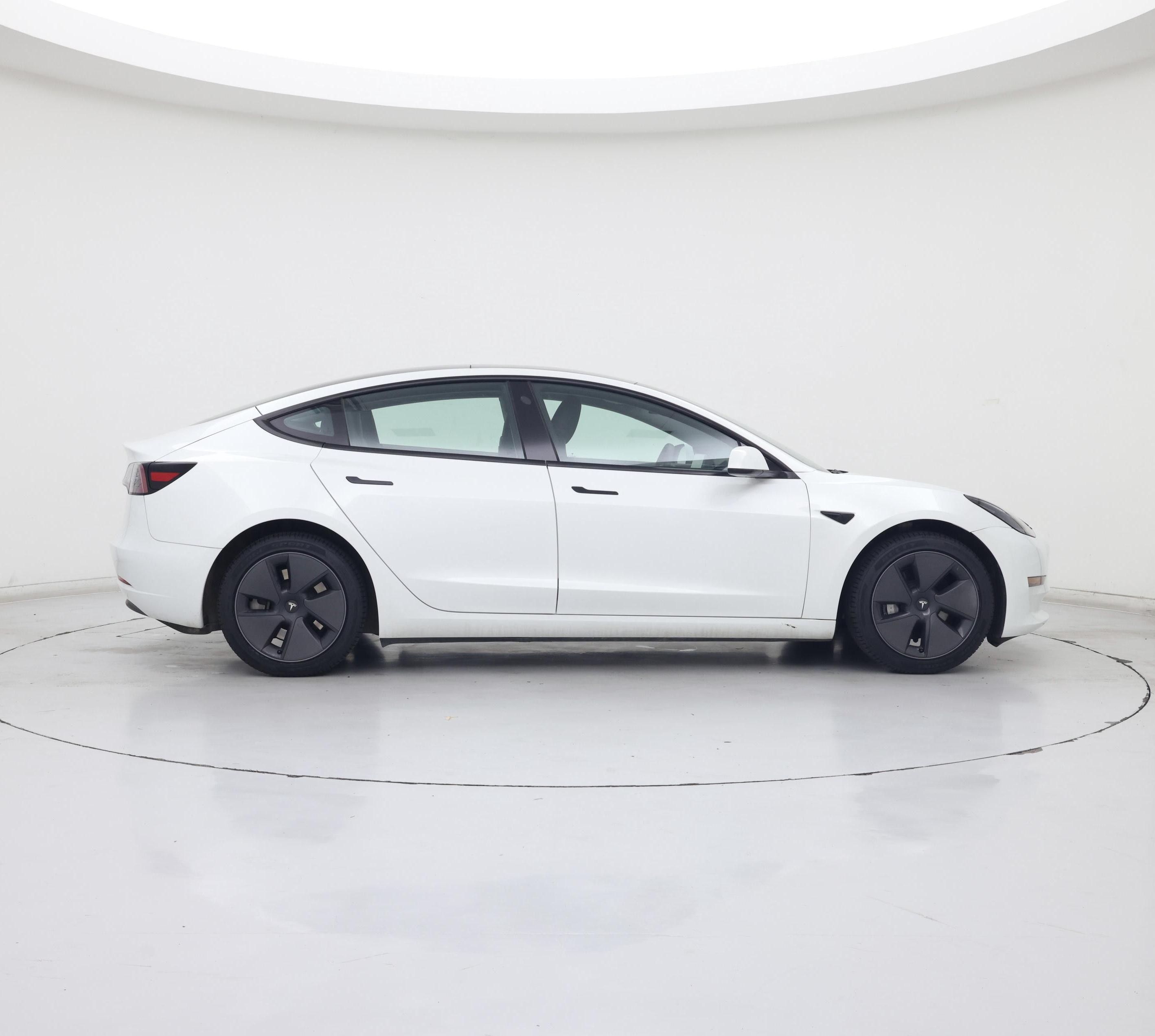 Thumbnail: 2023 Tesla Model 3 - 7