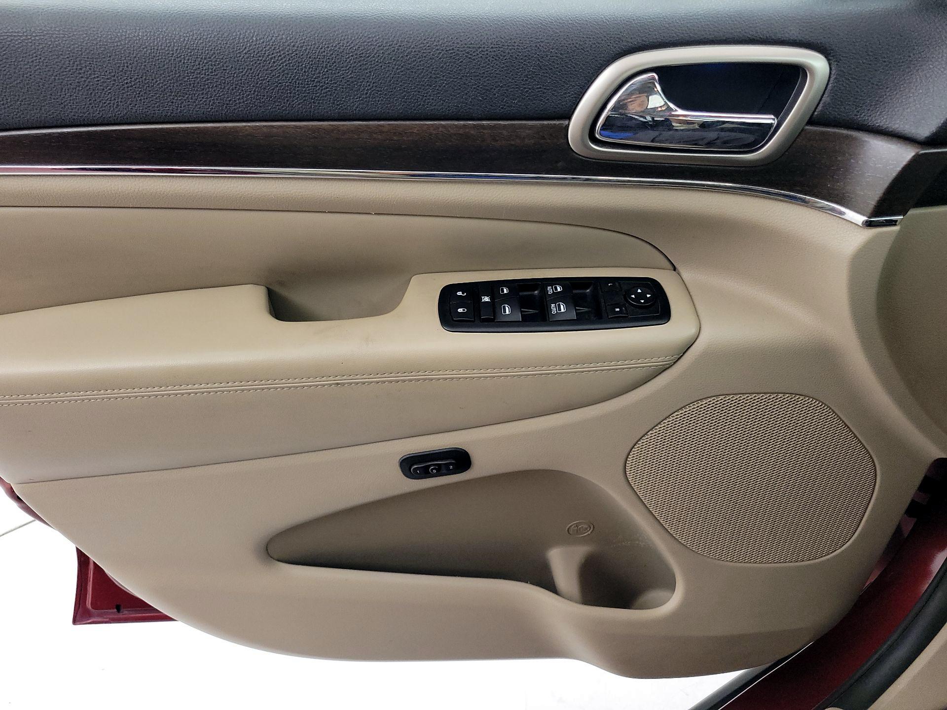 Thumbnail: 2014 Jeep Grand Cherokee - 12