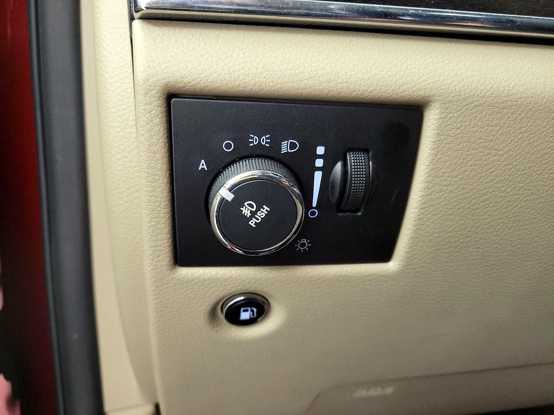 Thumbnail: 2014 Jeep Grand Cherokee - 13