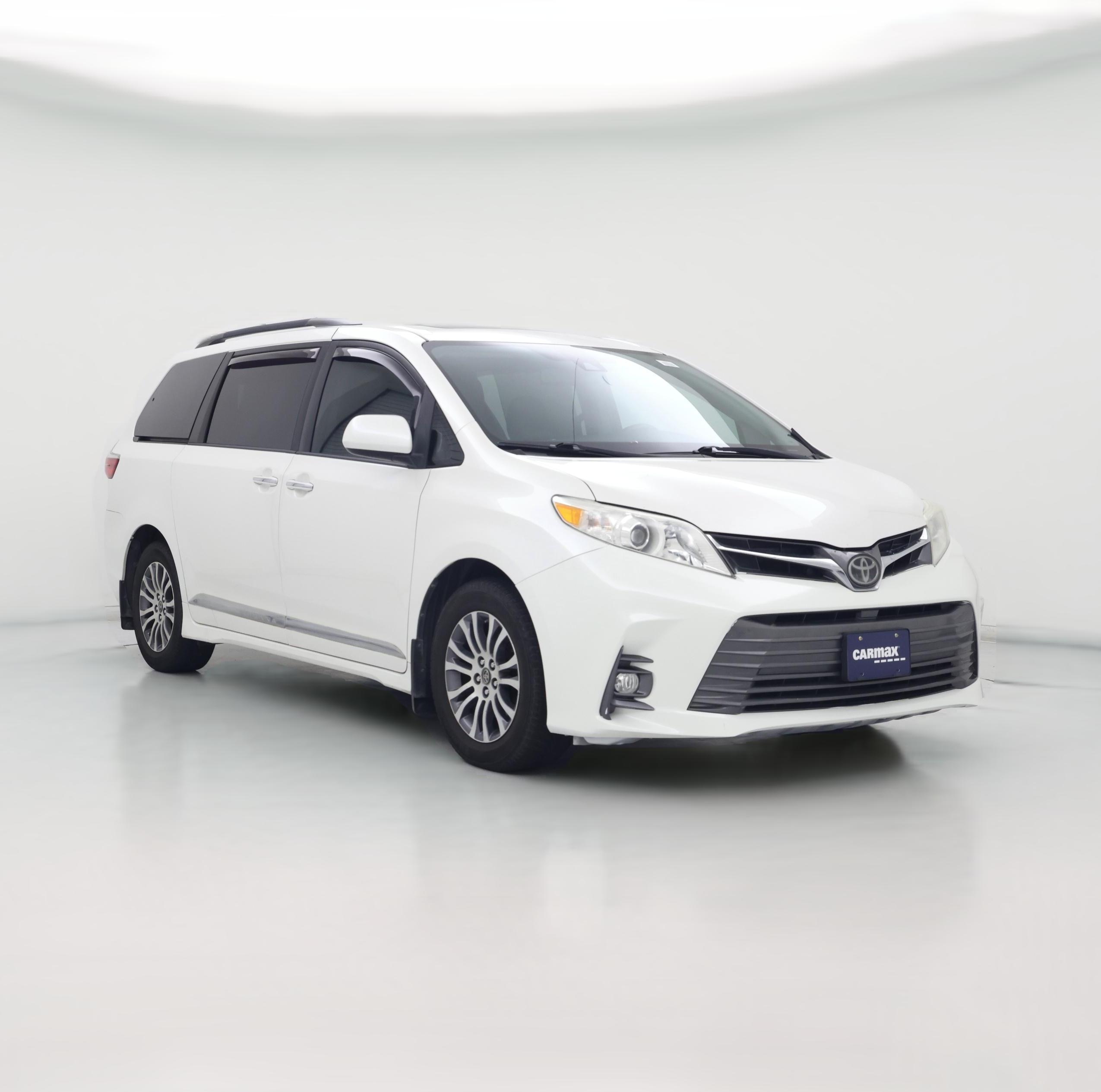 Thumbnail: 2018 Toyota Sienna - 1