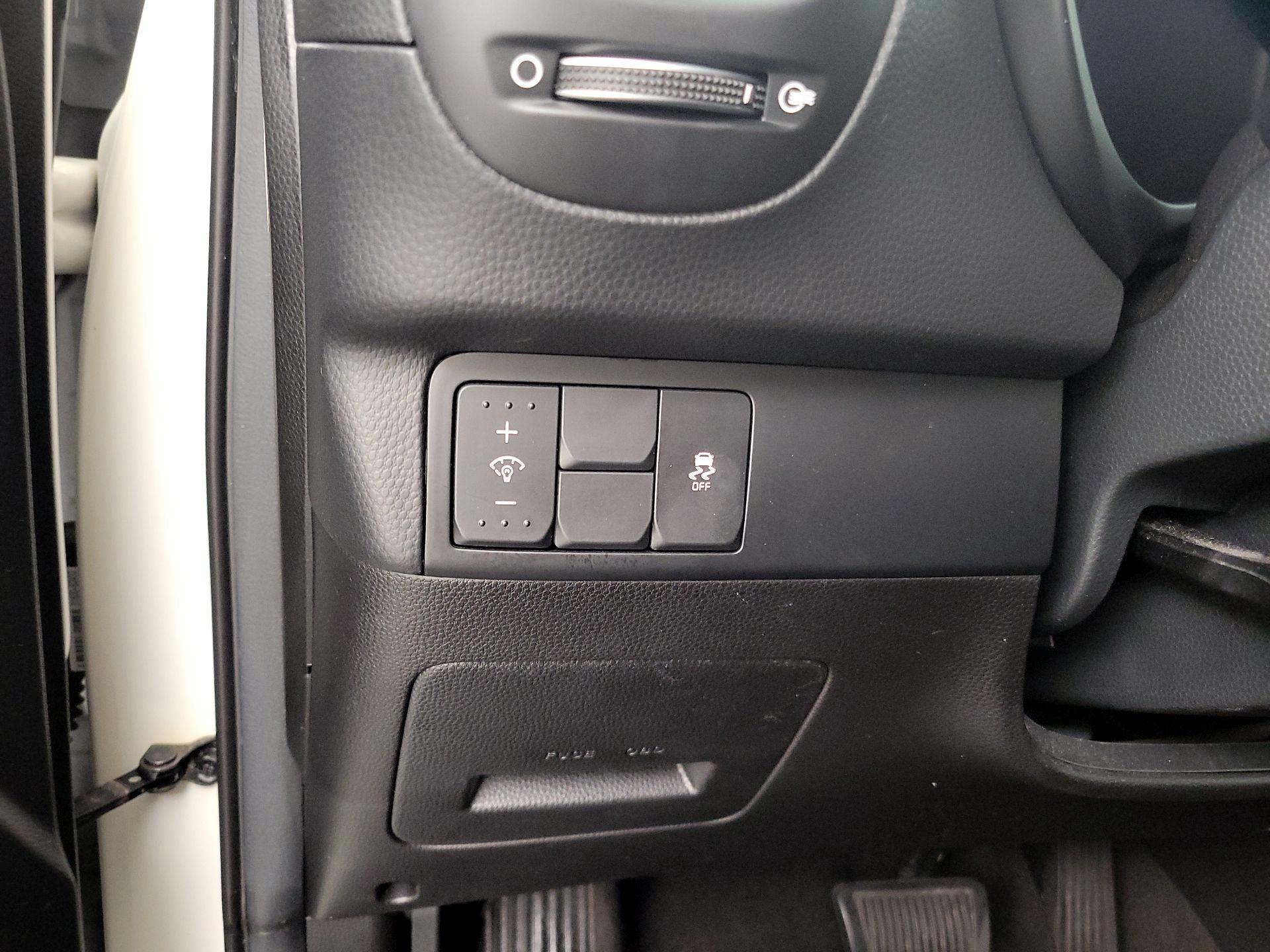 Thumbnail: 2016 Kia Soul - 13