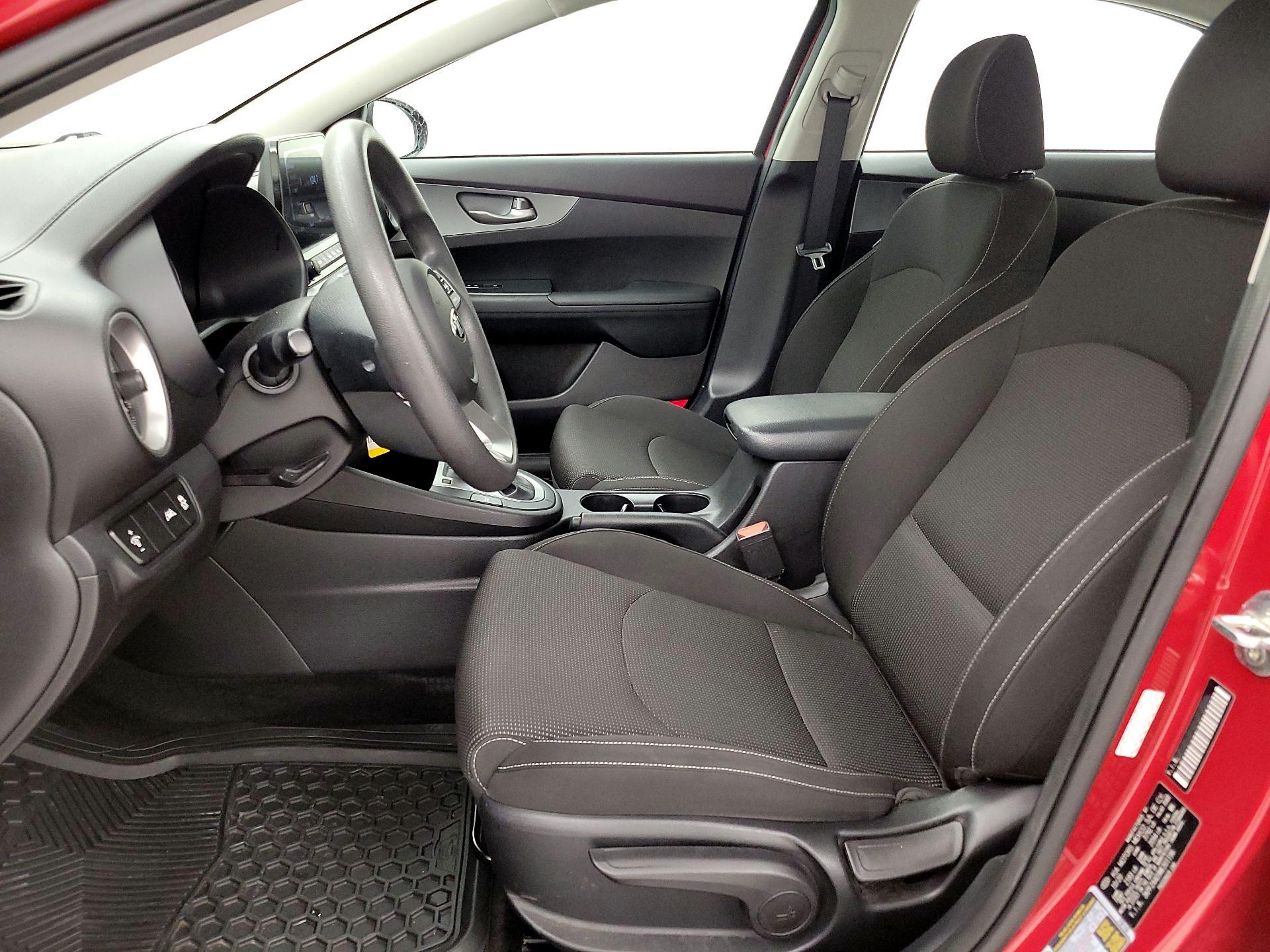 Thumbnail: 2021 Kia Forte - 11