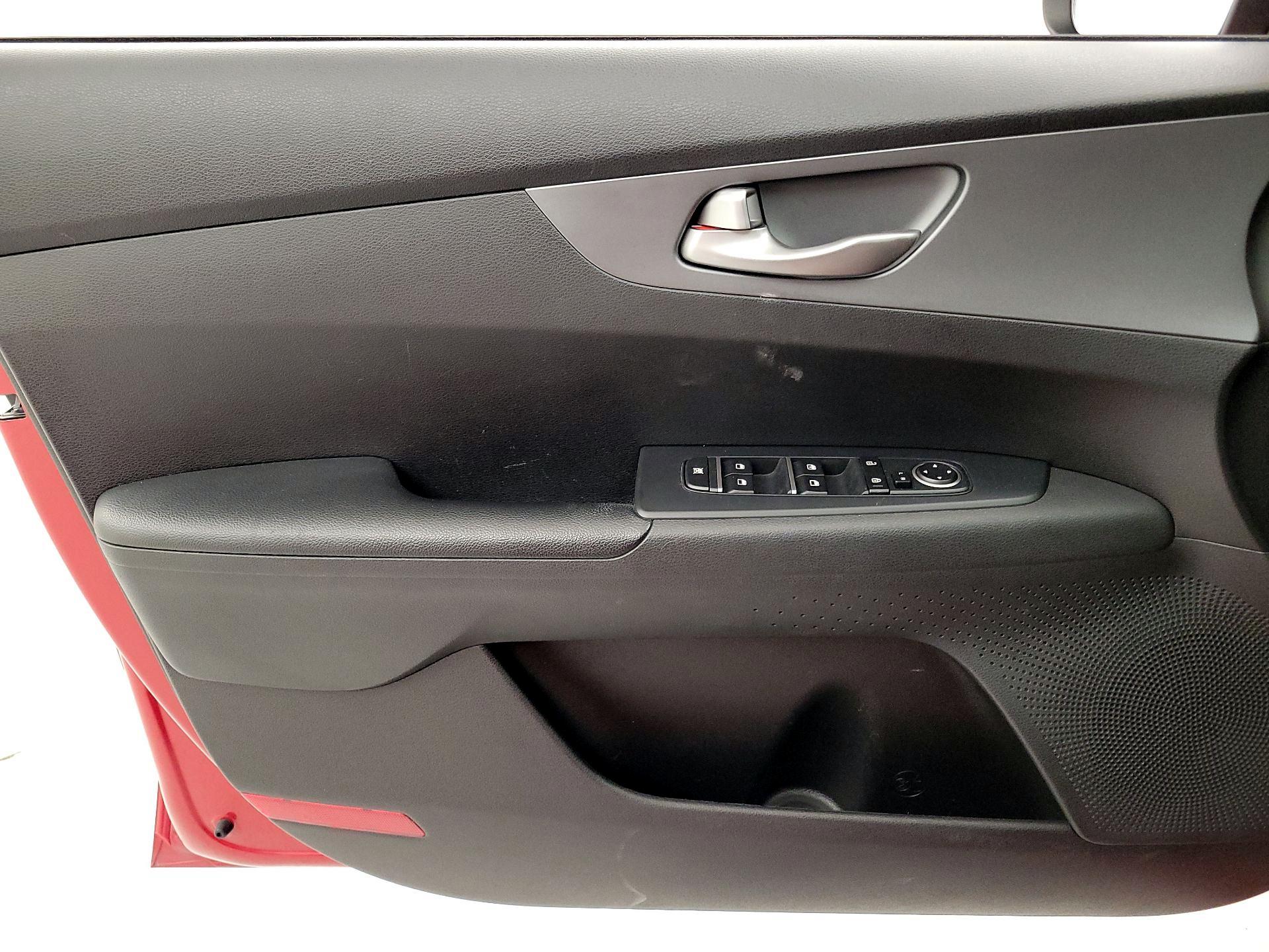 Thumbnail: 2021 Kia Forte - 12