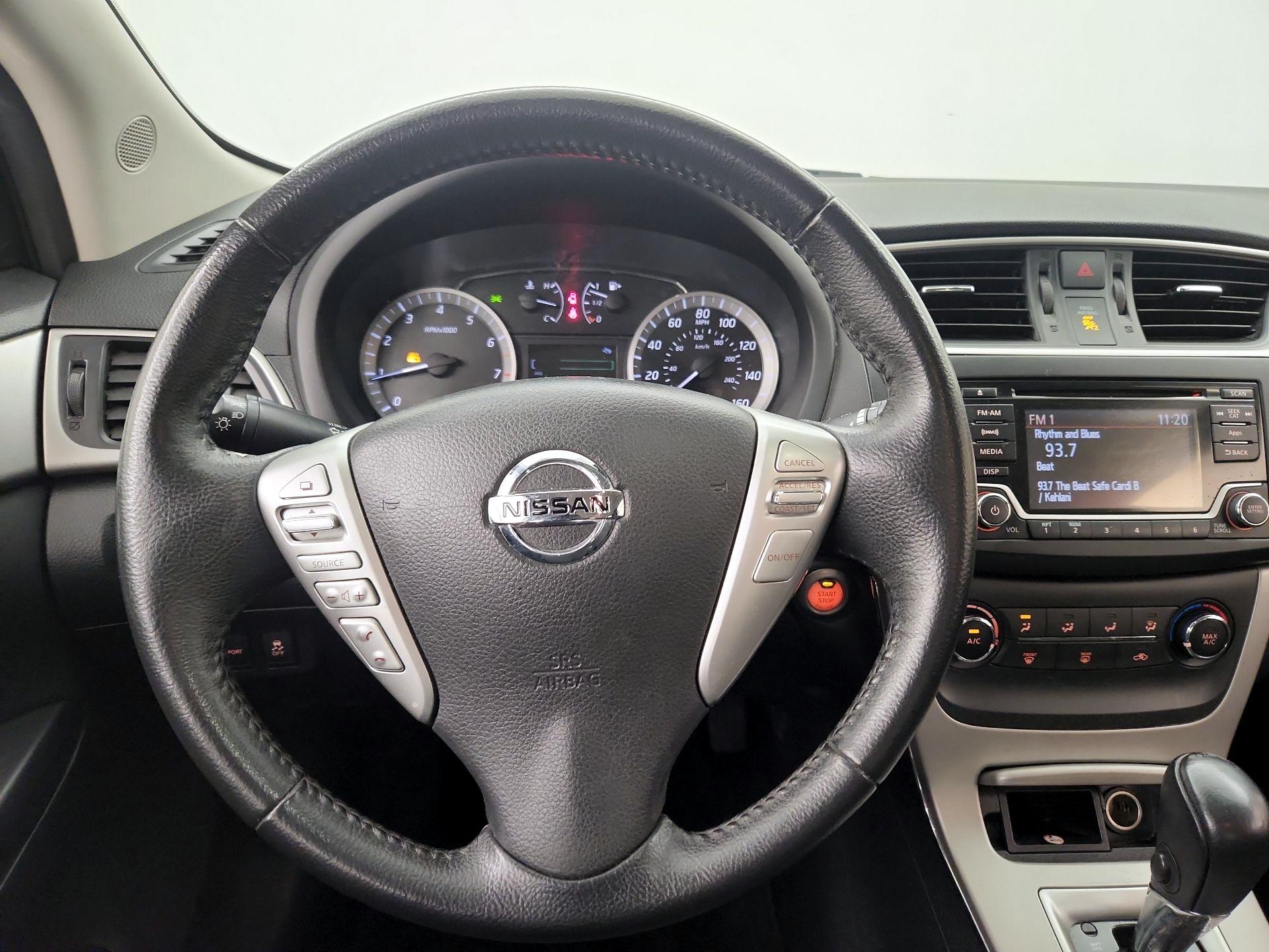 Thumbnail: 2015 Nissan Sentra - 10