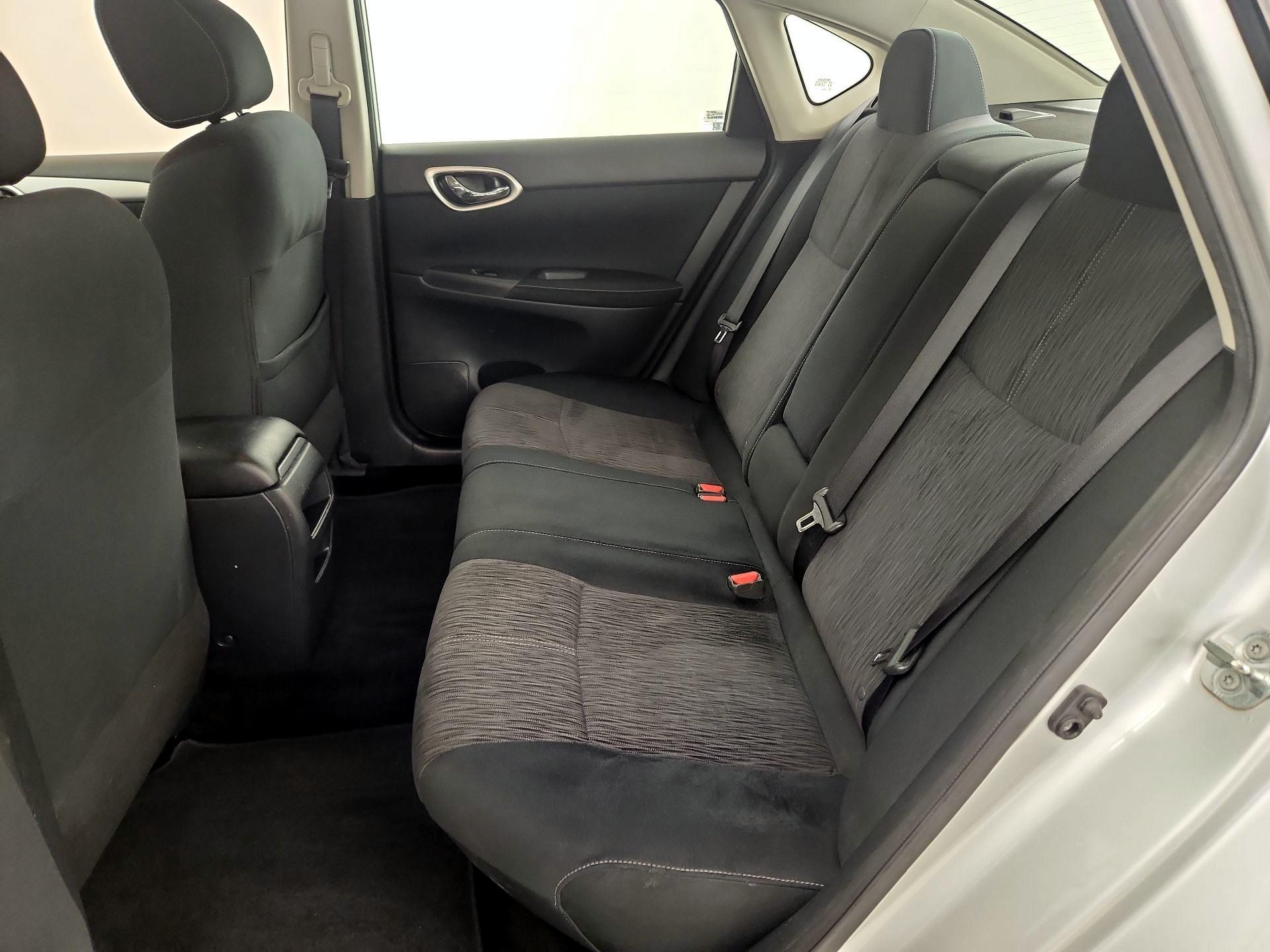 Thumbnail: 2015 Nissan Sentra - 19