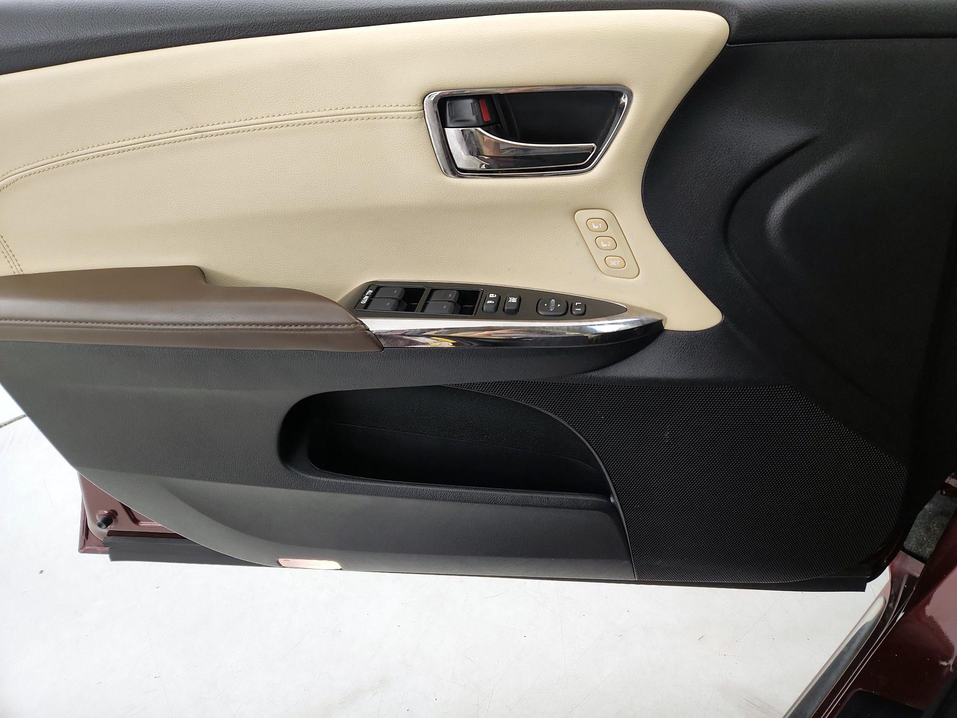 Thumbnail: 2015 Toyota Avalon - 12