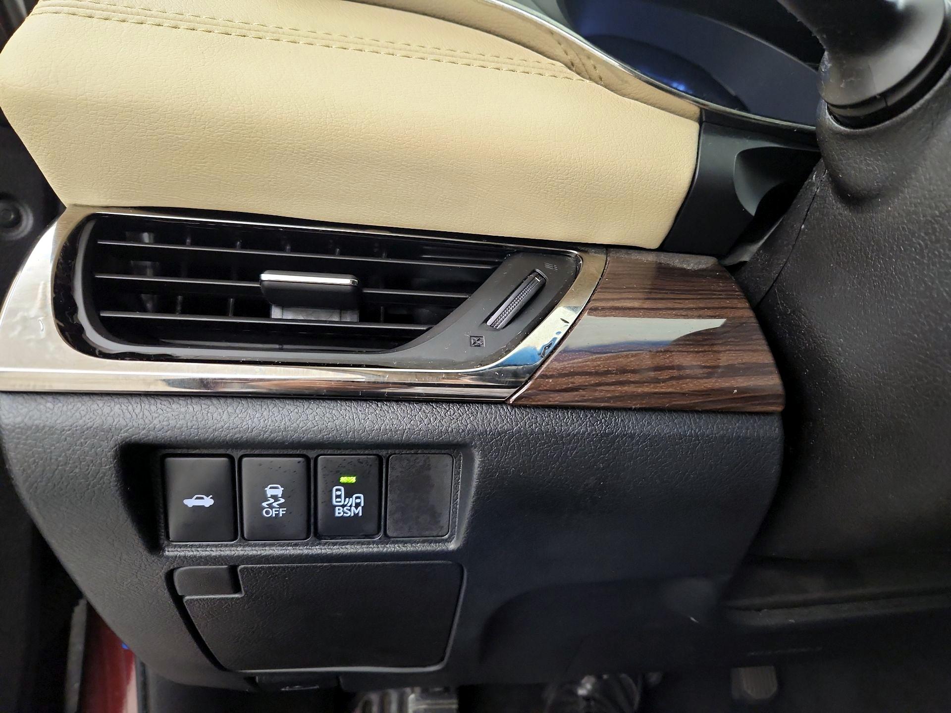 Thumbnail: 2015 Toyota Avalon - 13
