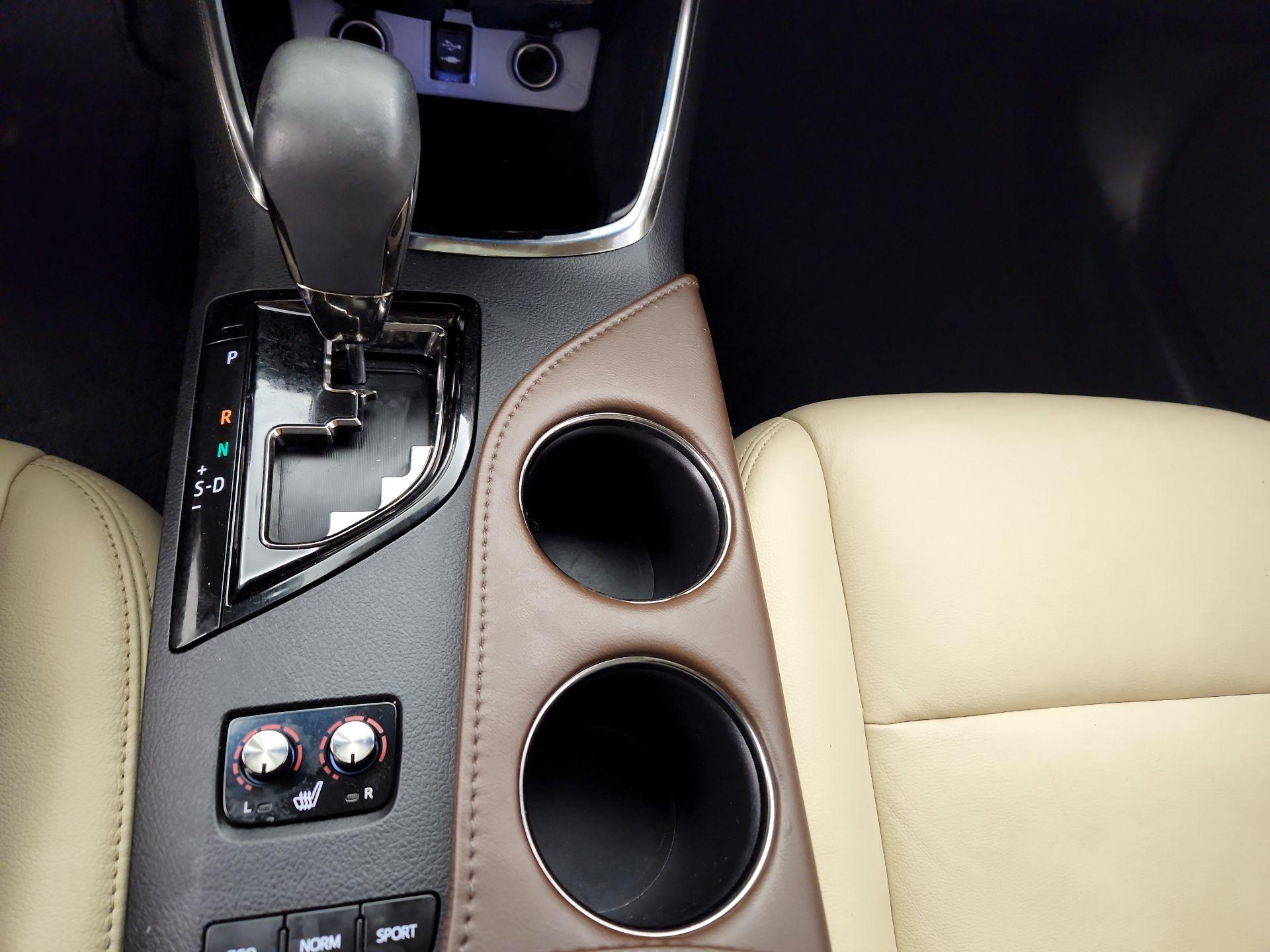 Thumbnail: 2015 Toyota Avalon - 17