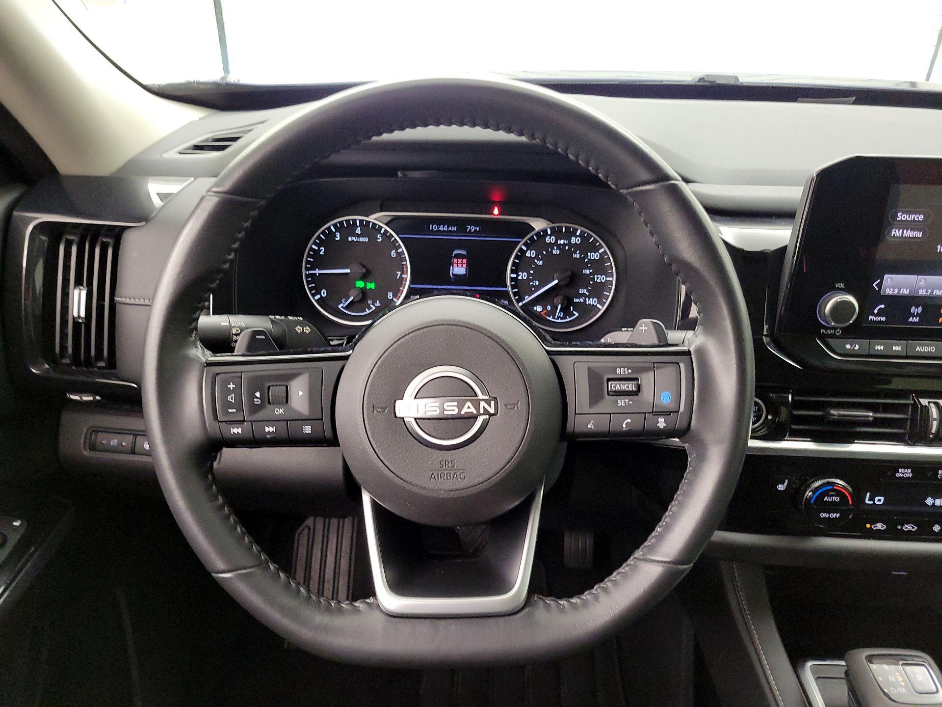 Thumbnail: 2022 Nissan Pathfinder - 10