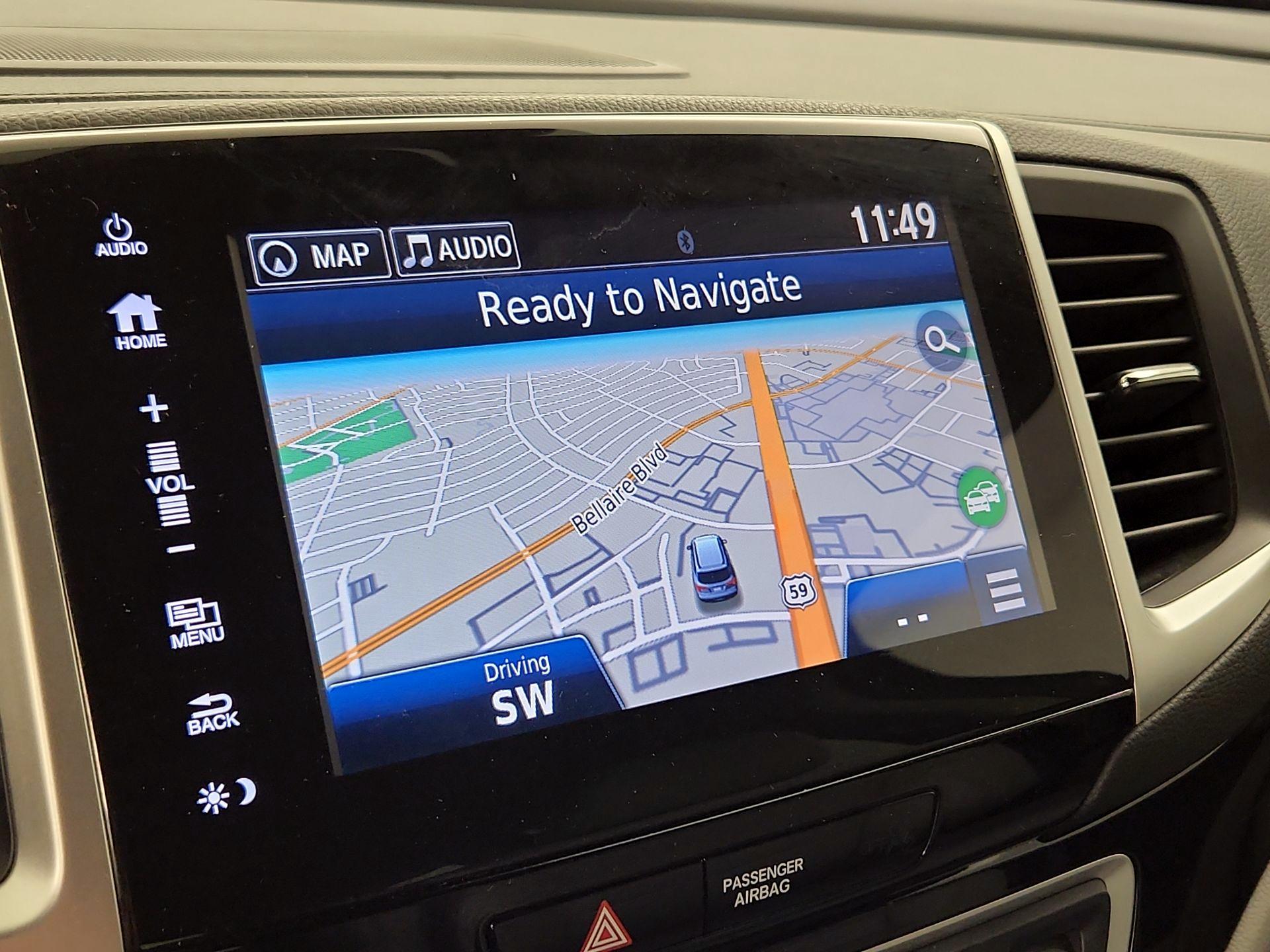 Thumbnail: 2017 Honda Pilot - 14