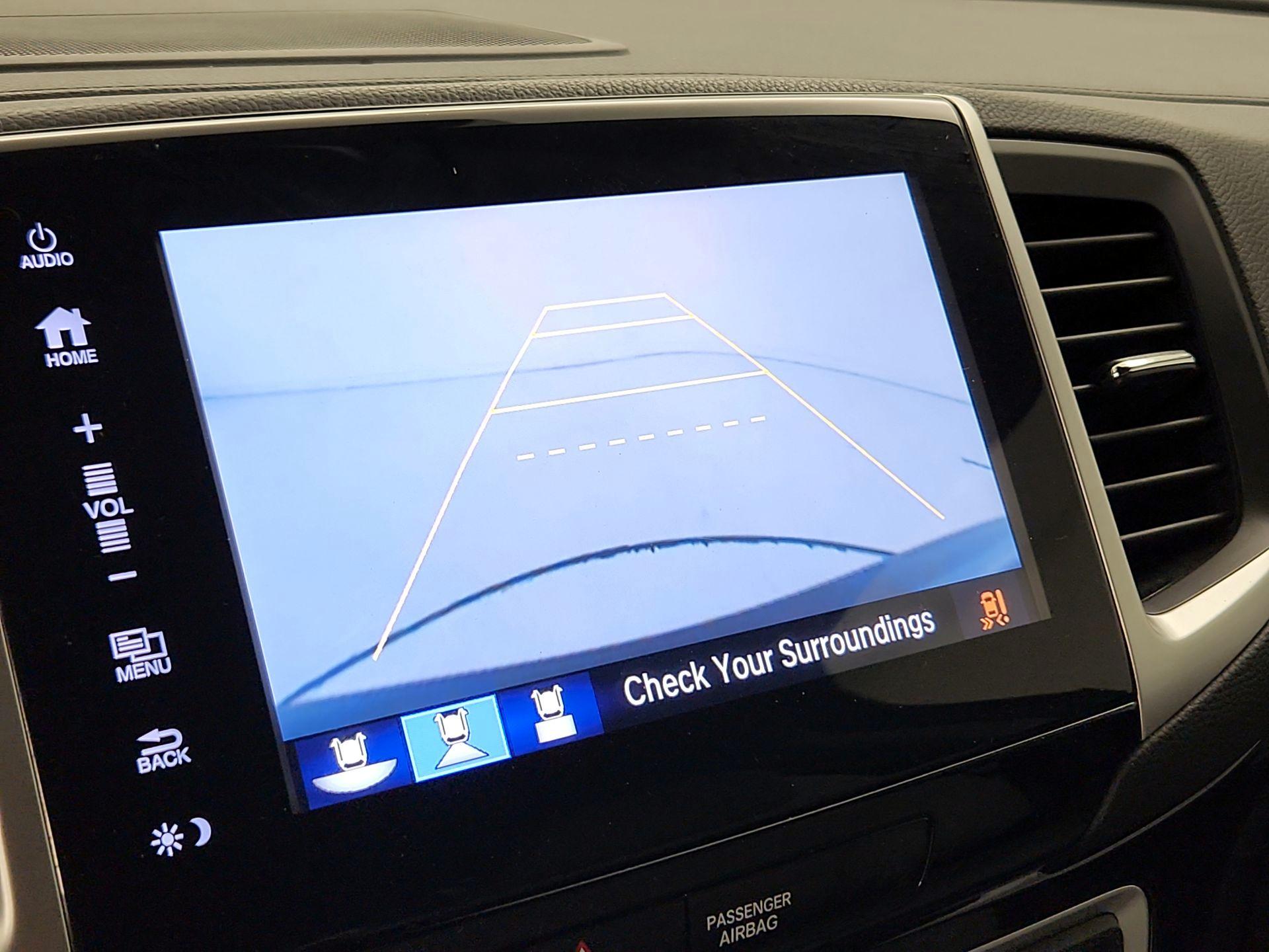 Thumbnail: 2017 Honda Pilot - 15