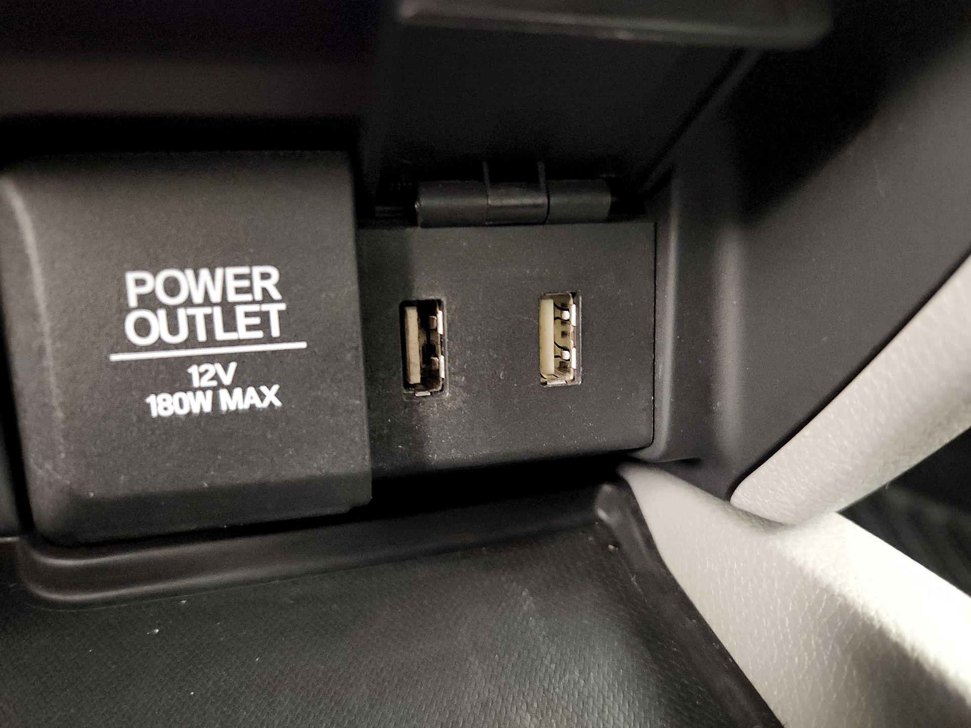 Thumbnail: 2017 Honda Pilot - 19