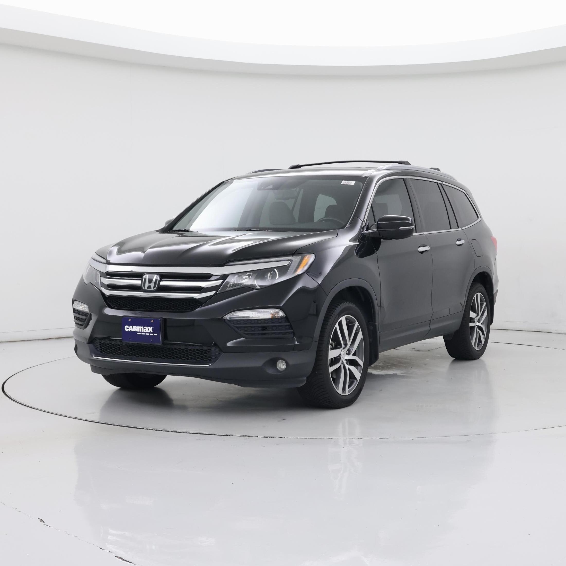 Thumbnail: 2017 Honda Pilot - 4