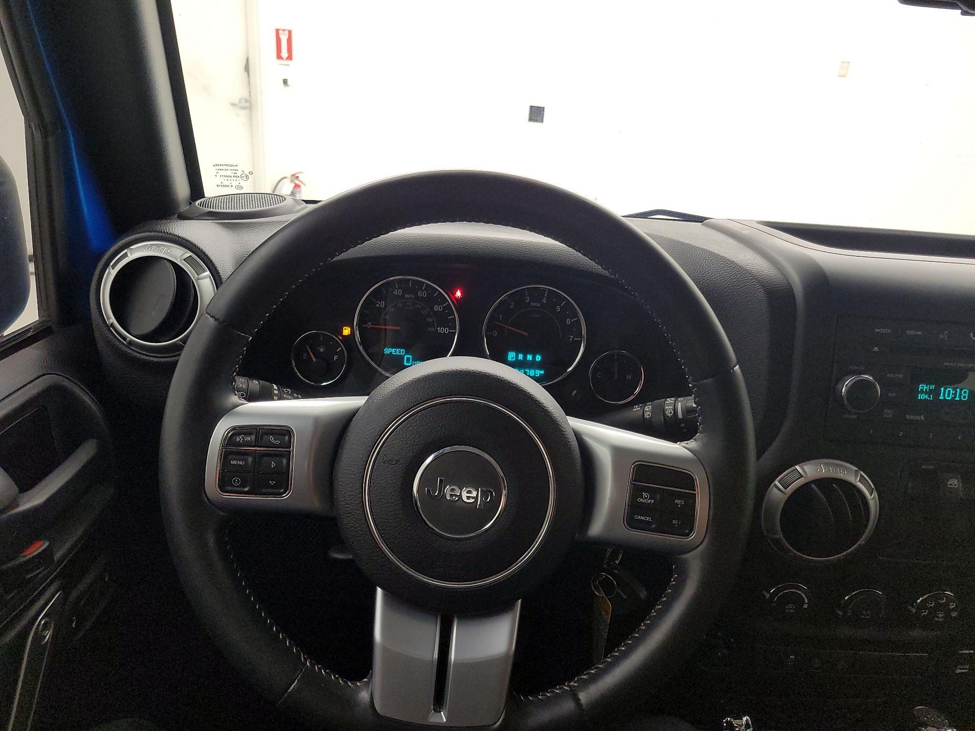 Thumbnail: 2015 Jeep Wrangler - 10