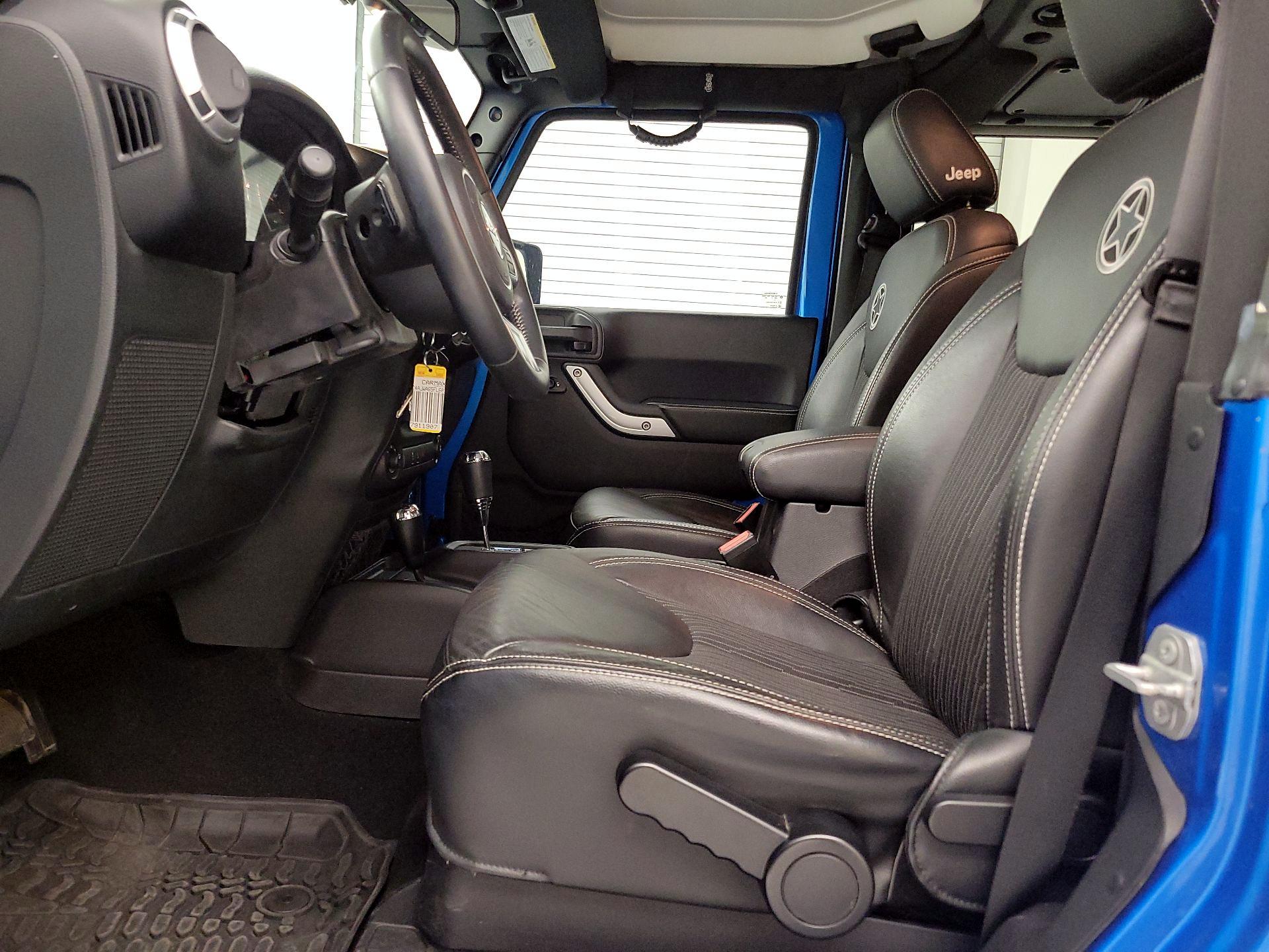 Thumbnail: 2015 Jeep Wrangler - 11