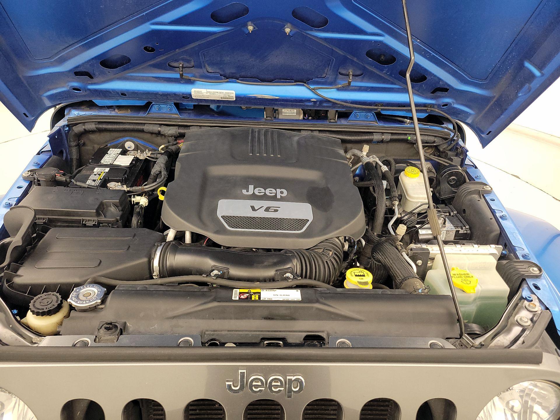 Thumbnail: 2015 Jeep Wrangler - 19