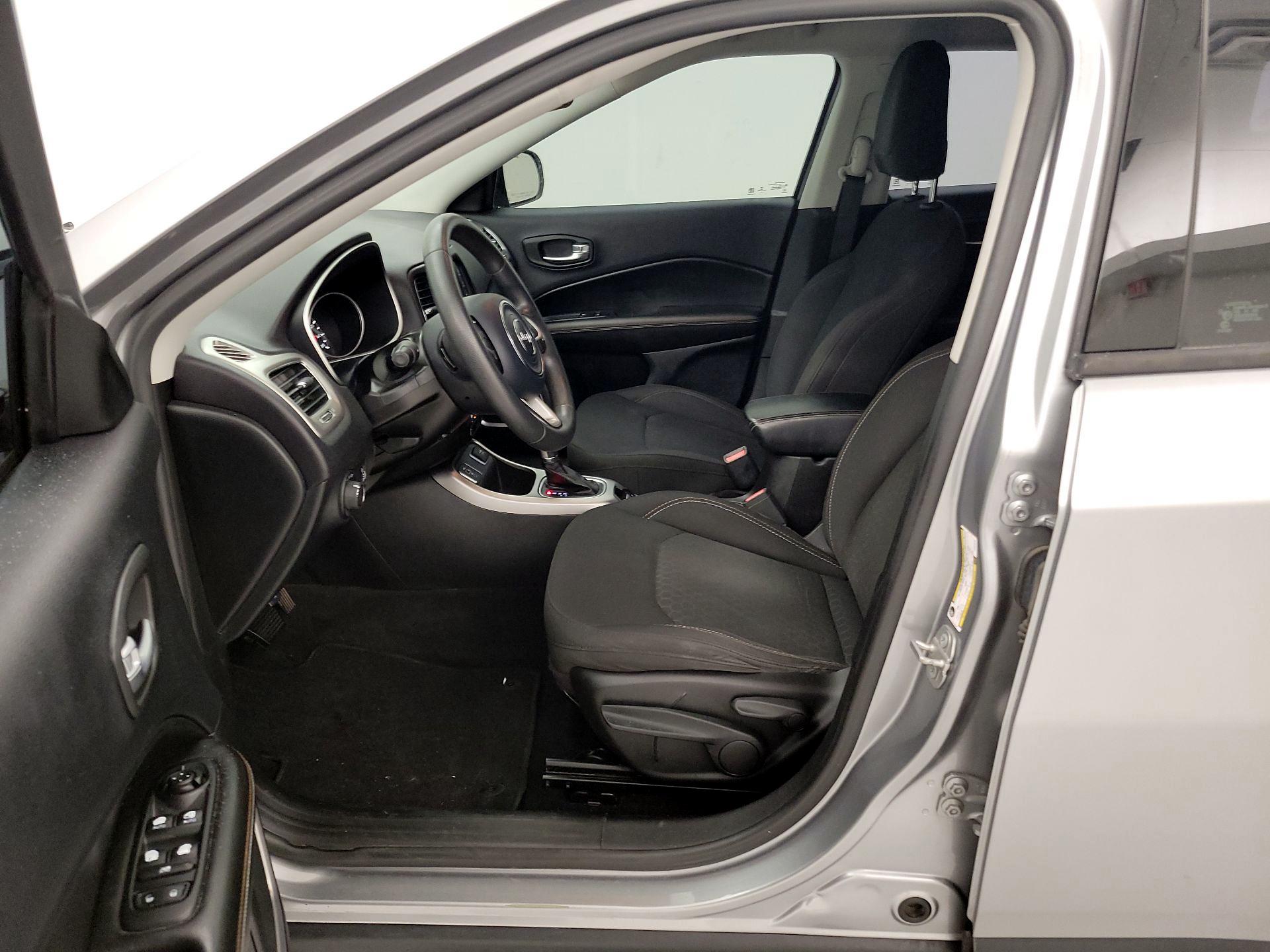 Thumbnail: 2018 Jeep Compass - 11