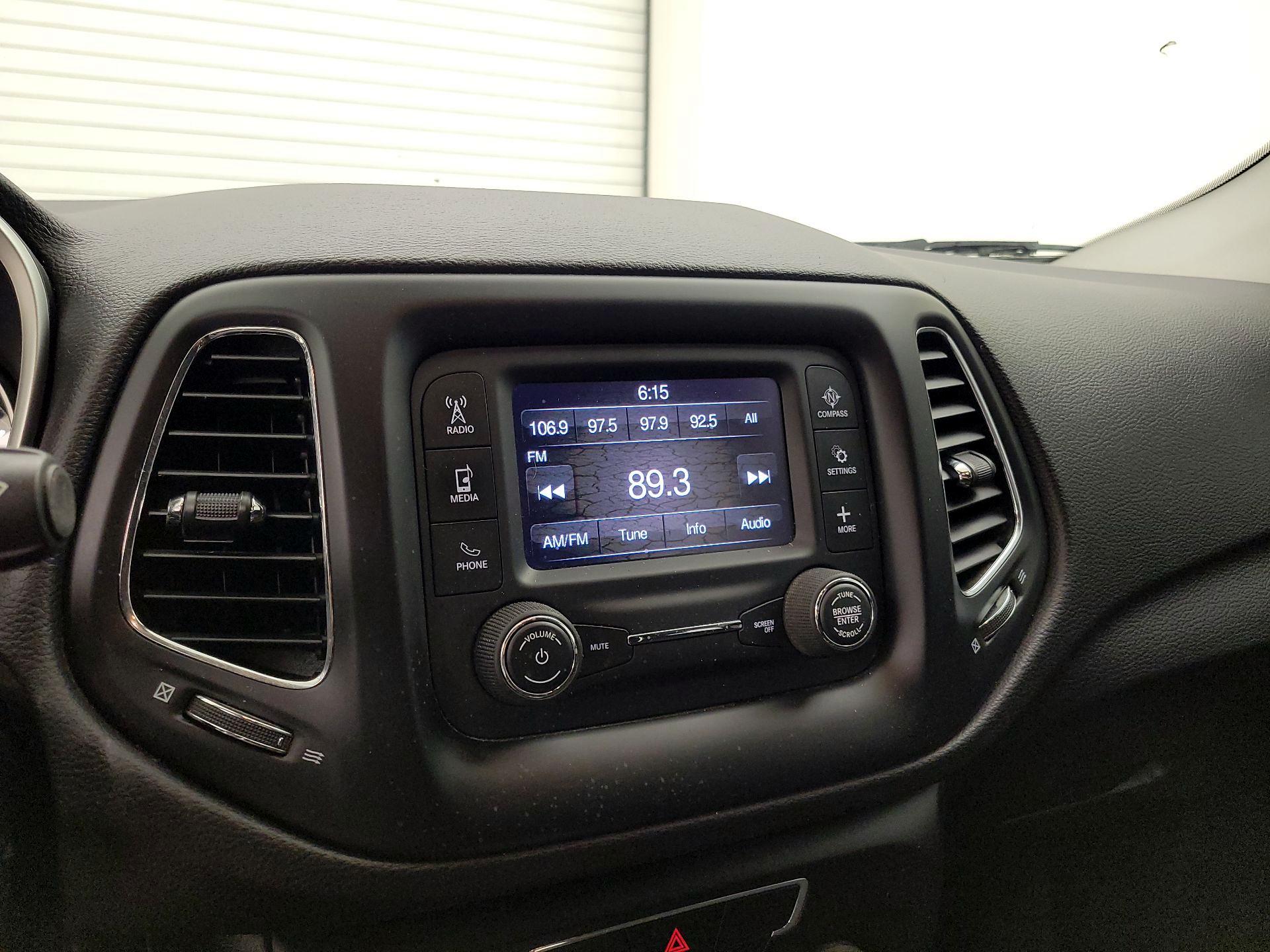 Thumbnail: 2018 Jeep Compass - 15