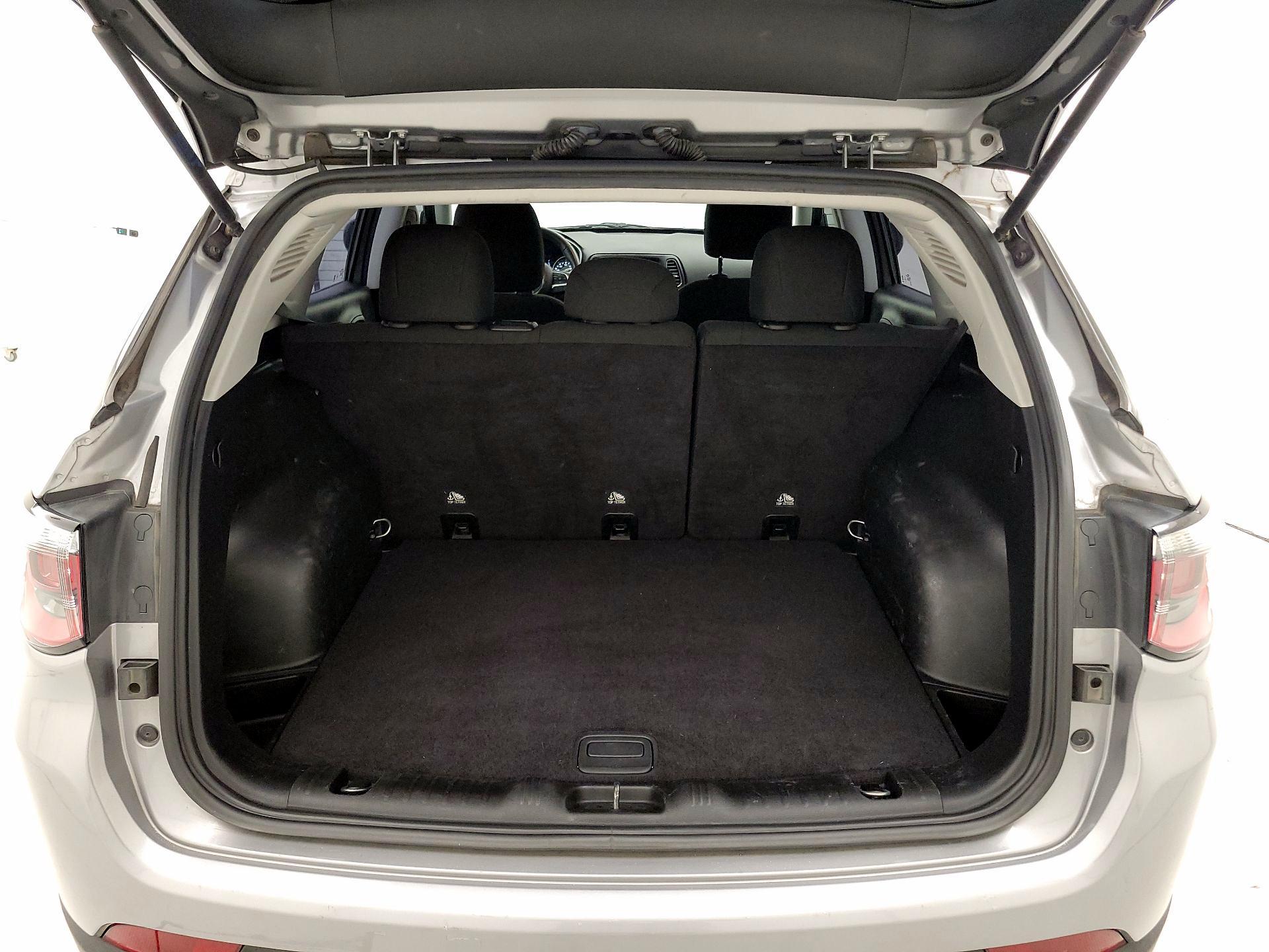 Thumbnail: 2018 Jeep Compass - 20