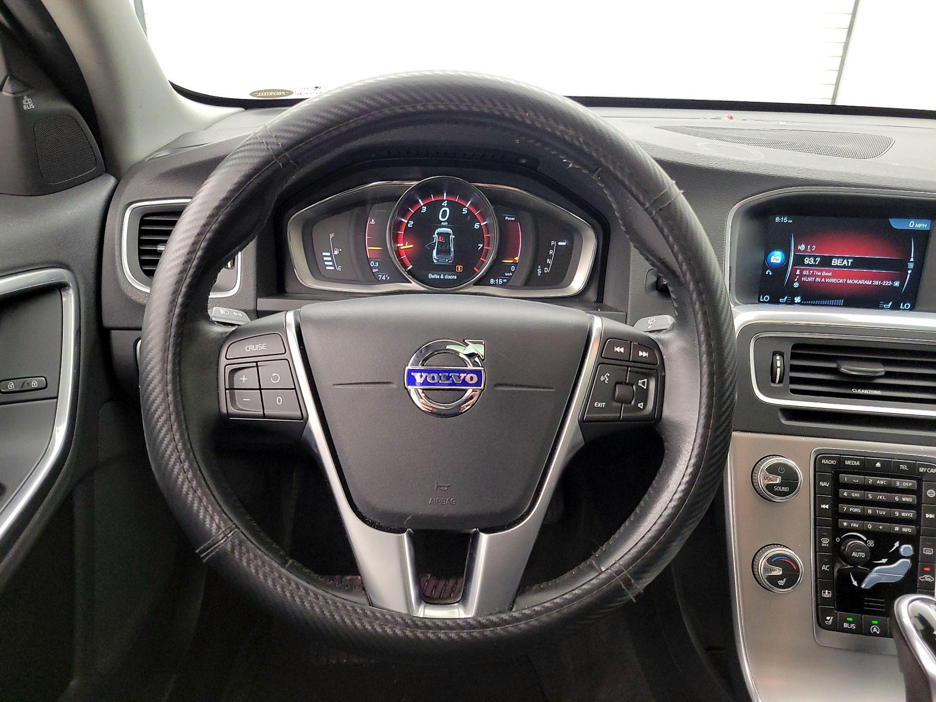 Thumbnail: 2017 Volvo S60 - 10