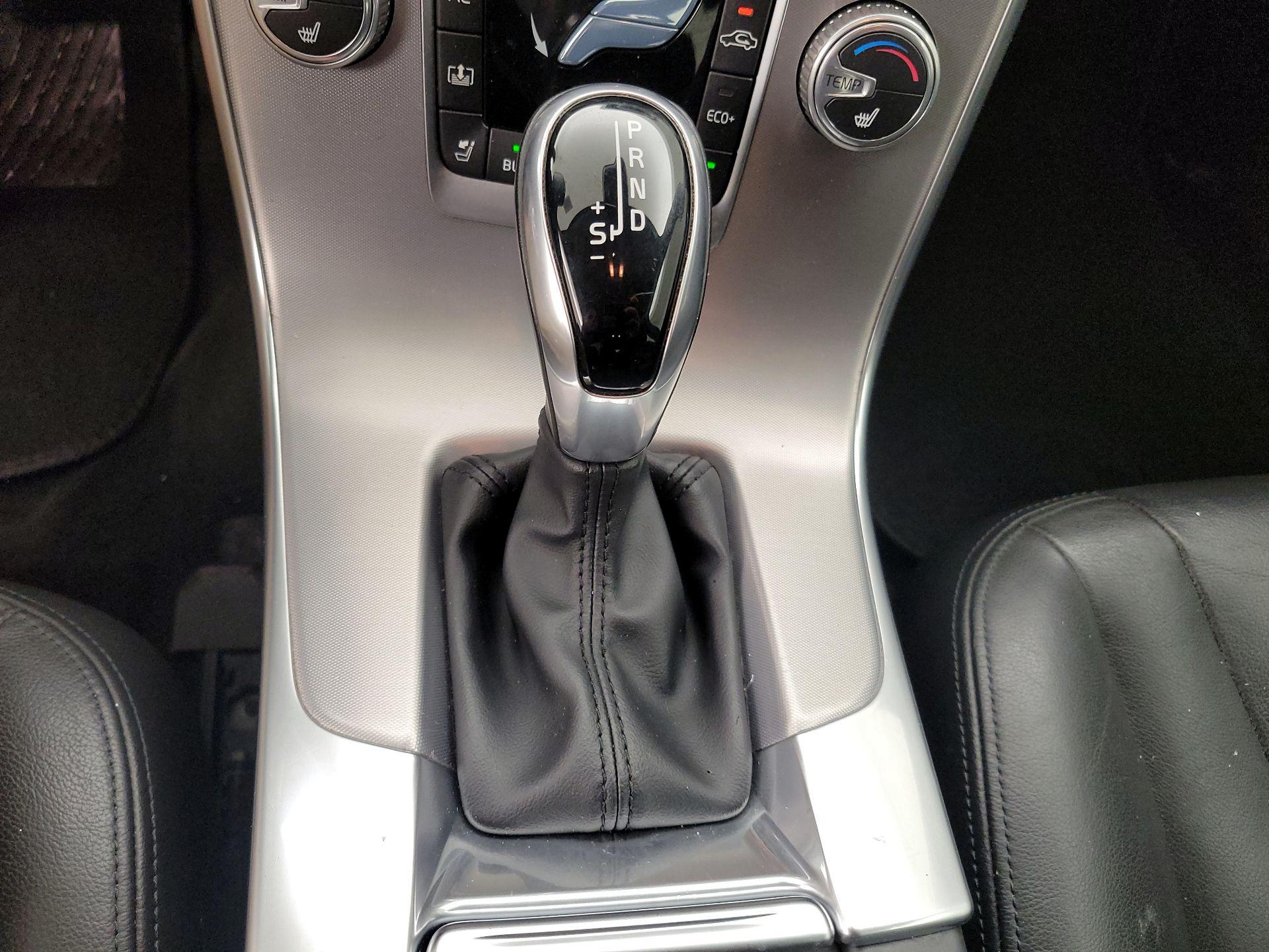 Thumbnail: 2017 Volvo S60 - 17