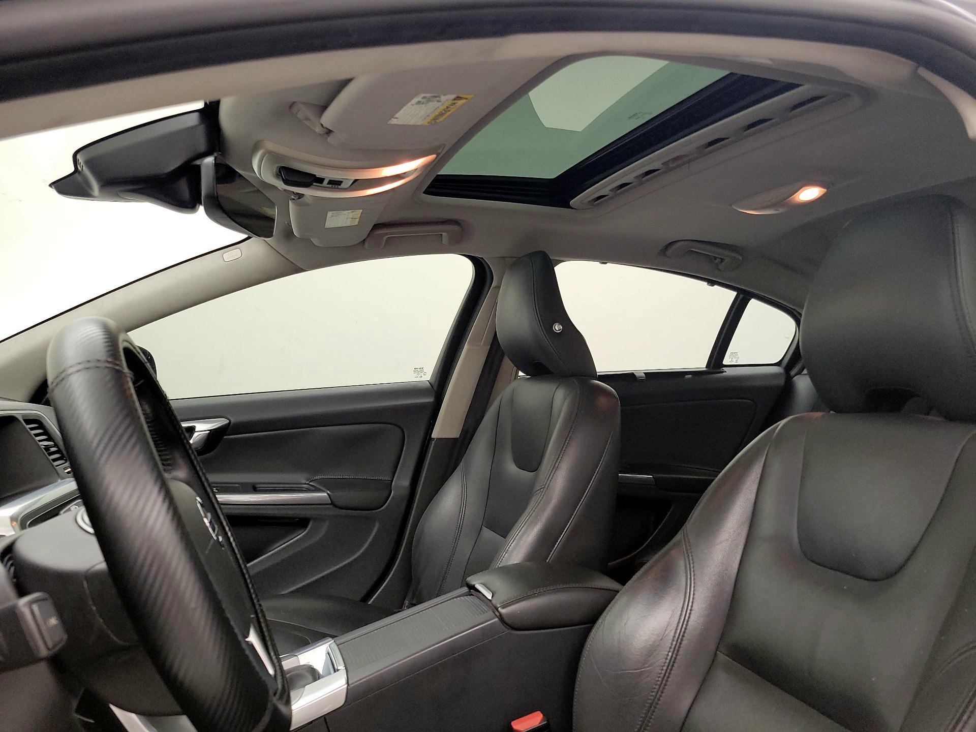 Thumbnail: 2017 Volvo S60 - 19