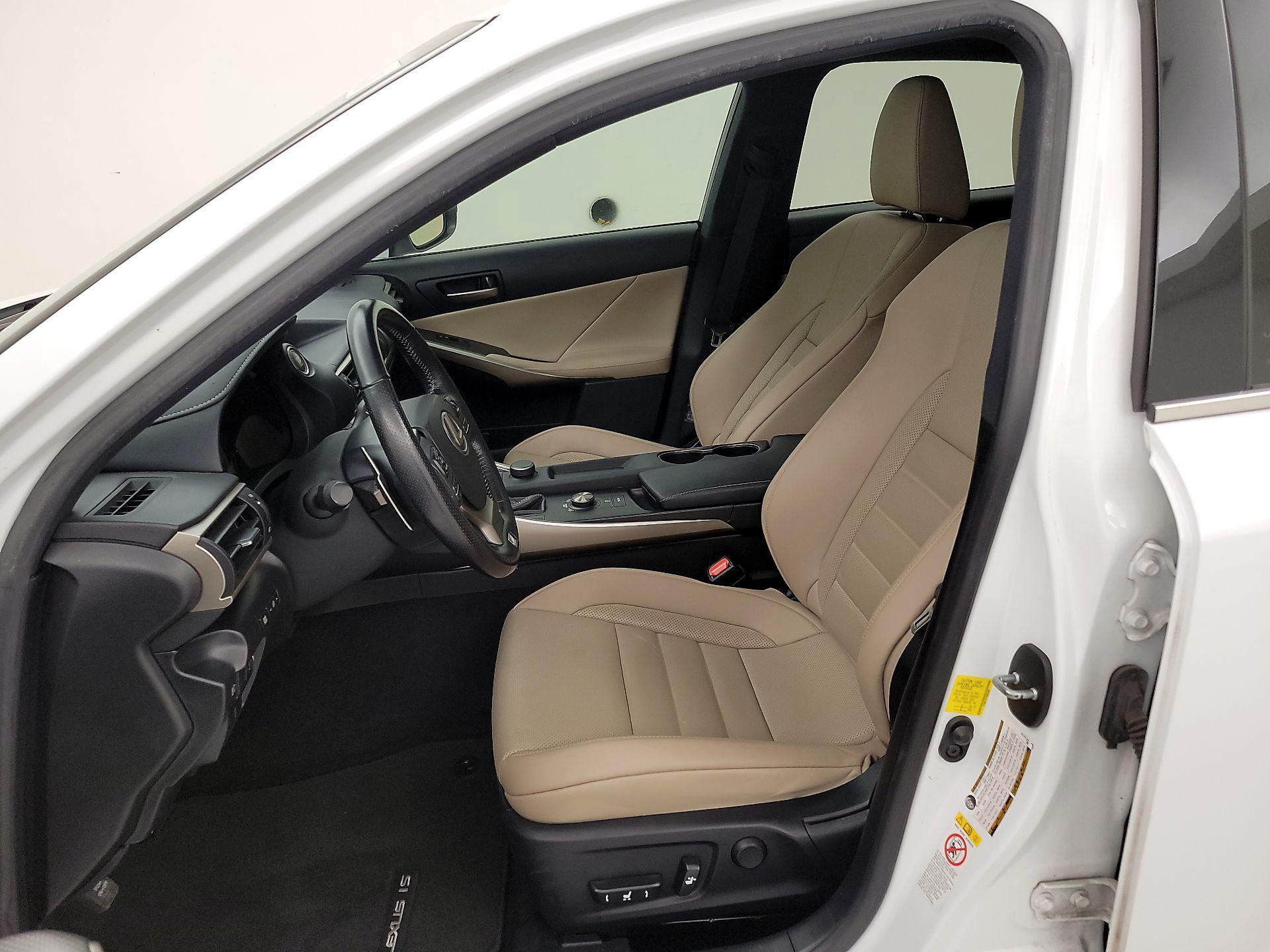 Thumbnail: 2017 Lexus IS - 11