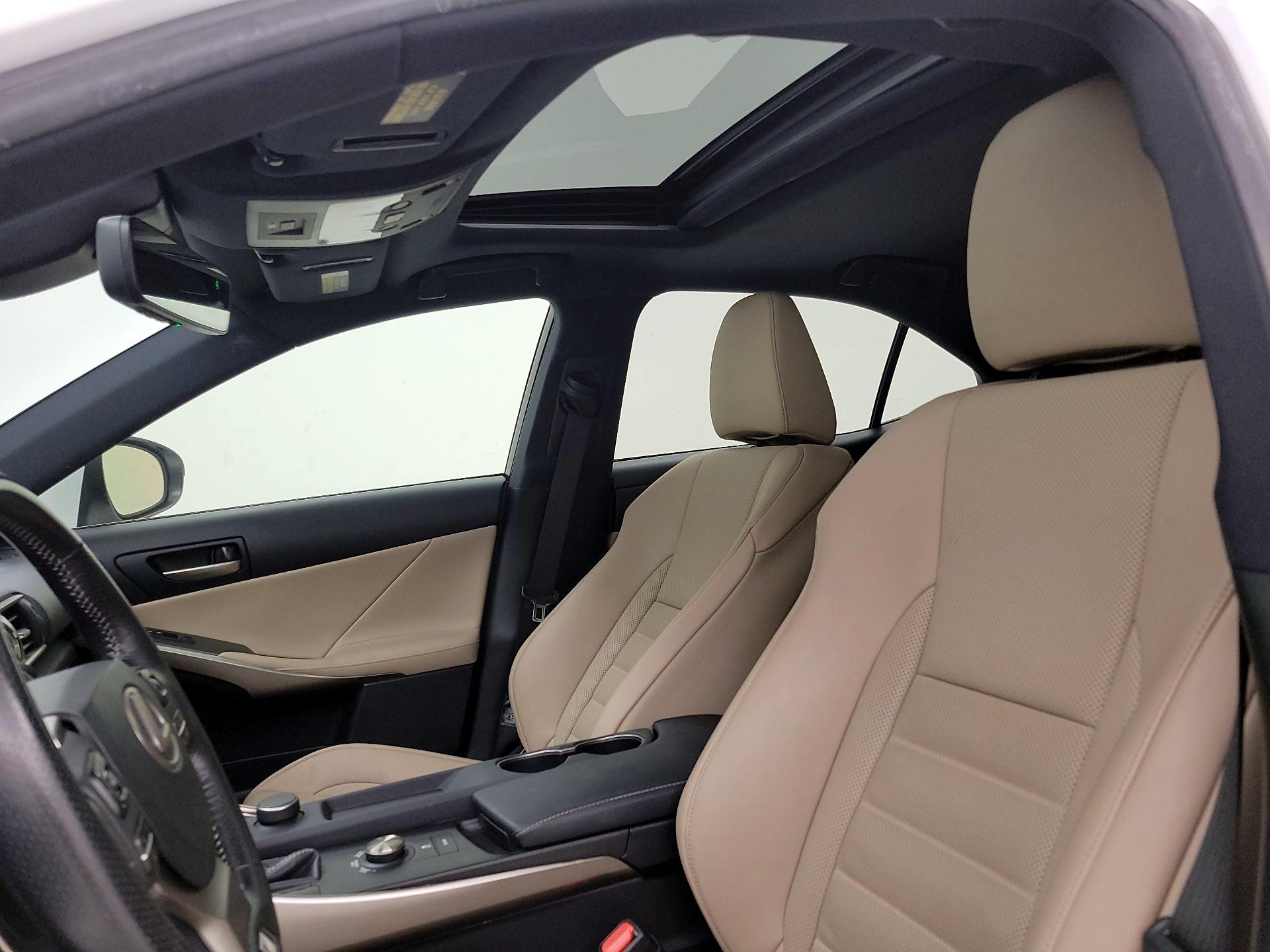 Thumbnail: 2017 Lexus IS - 19