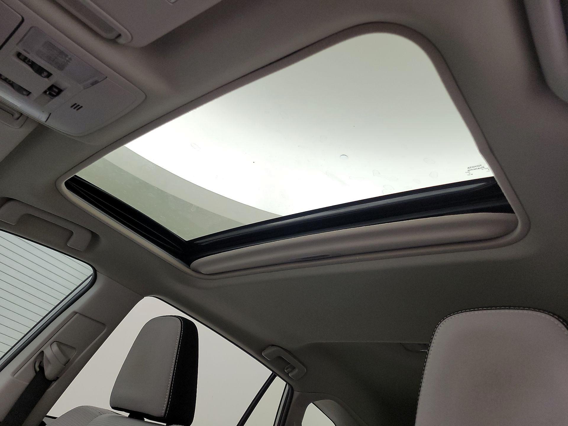 Thumbnail: 2016 Toyota RAV4 - 20