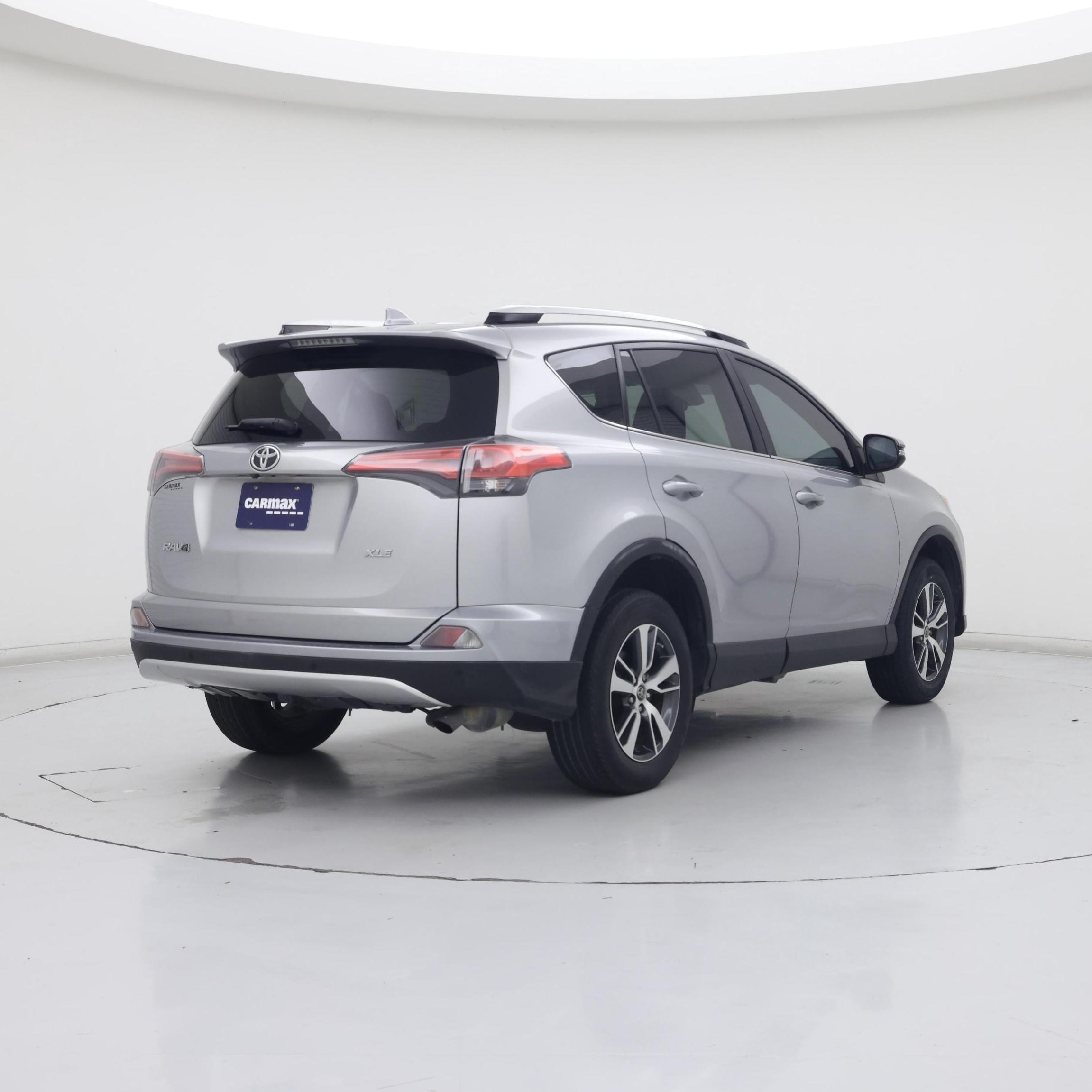 Thumbnail: 2016 Toyota RAV4 - 8