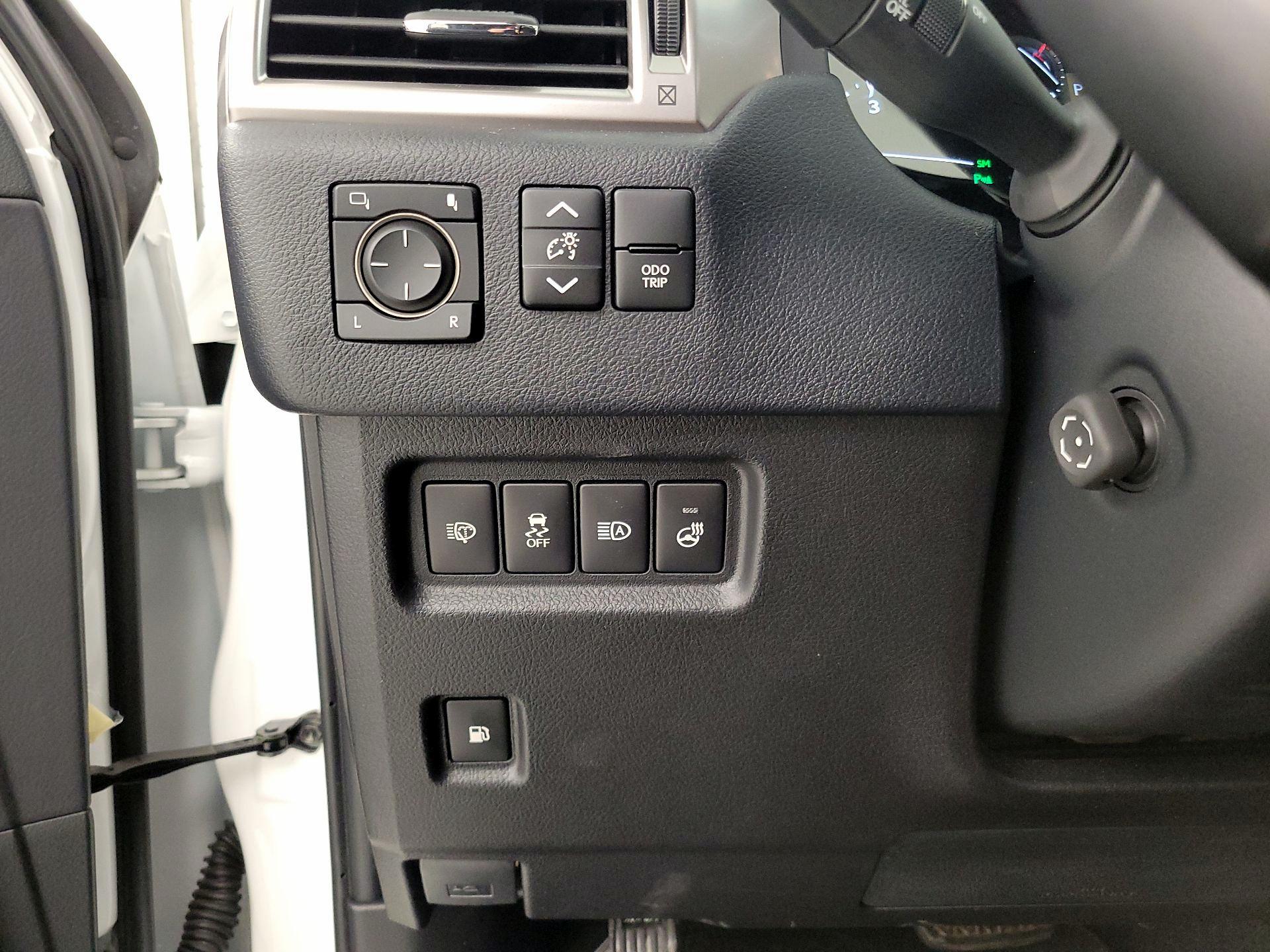 Thumbnail: 2023 Lexus GX - 13