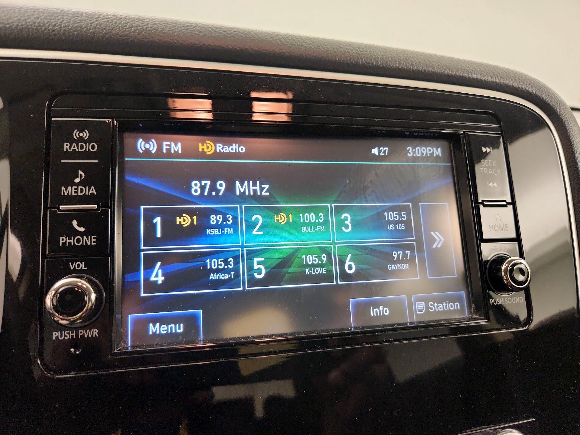 Thumbnail: 2020 Mitsubishi Outlander - 15