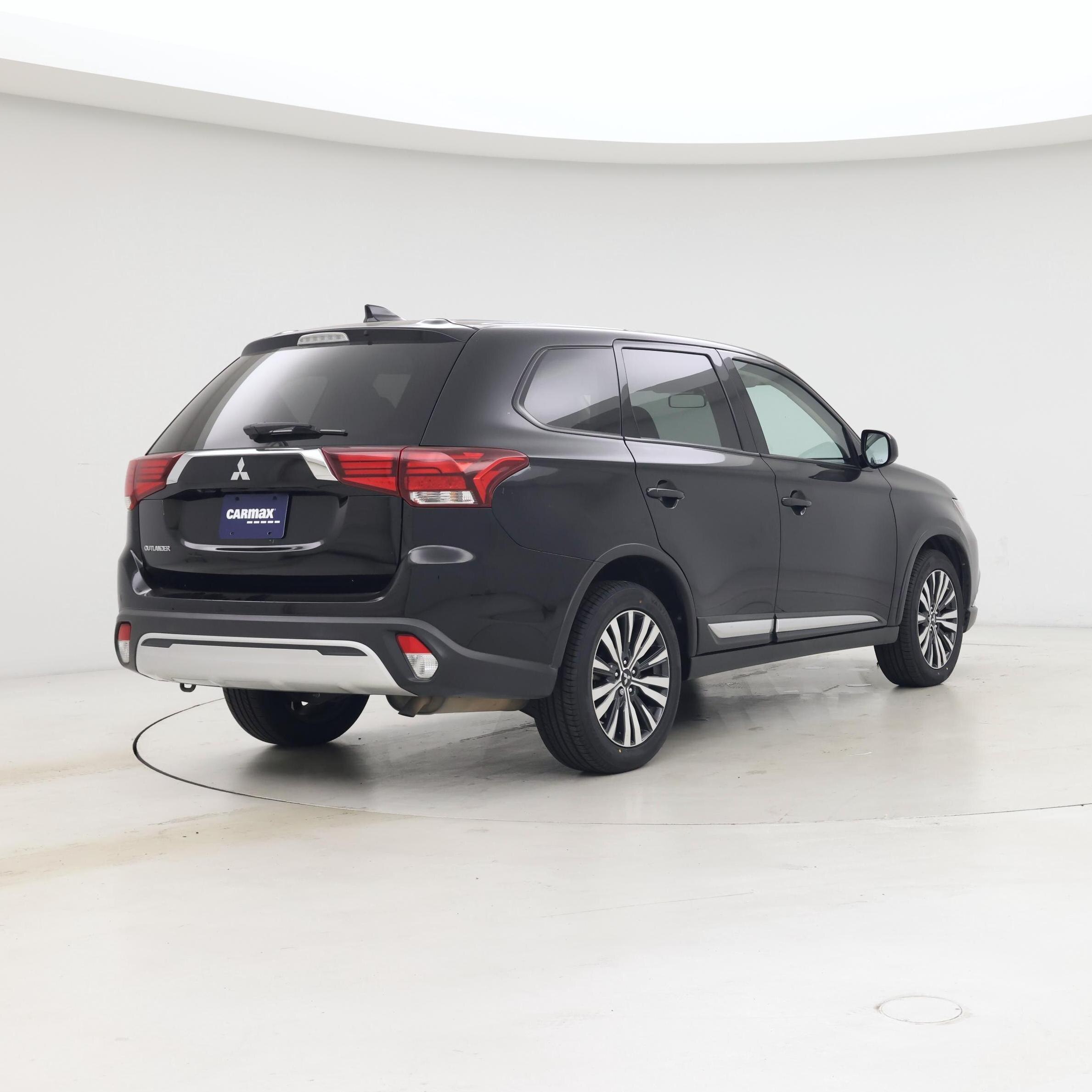 Thumbnail: 2020 Mitsubishi Outlander - 8