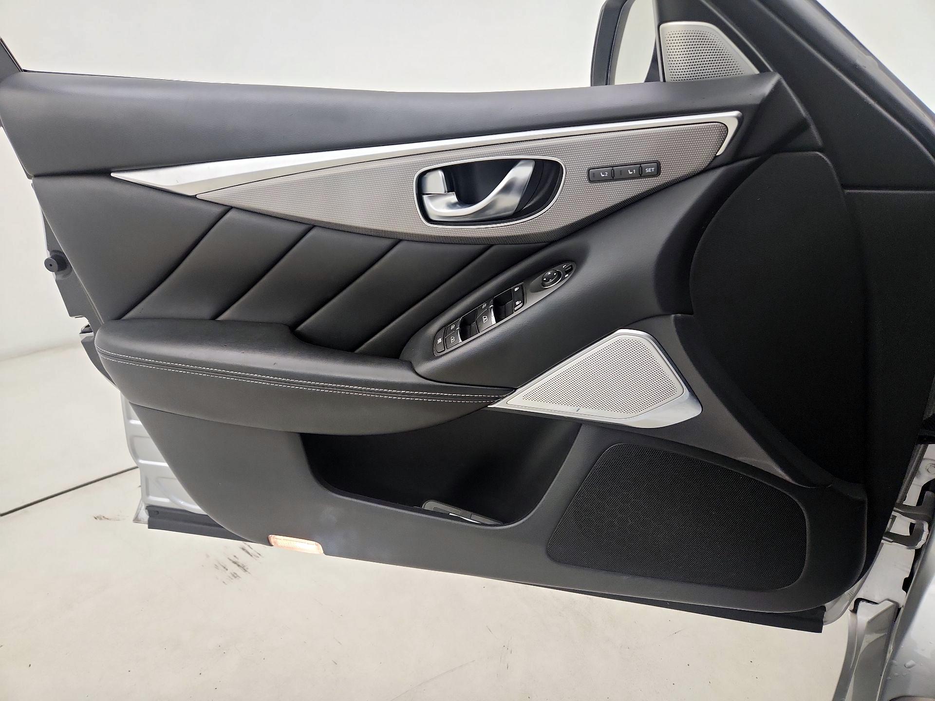 Thumbnail: 2017 INFINITI Q50 - 12