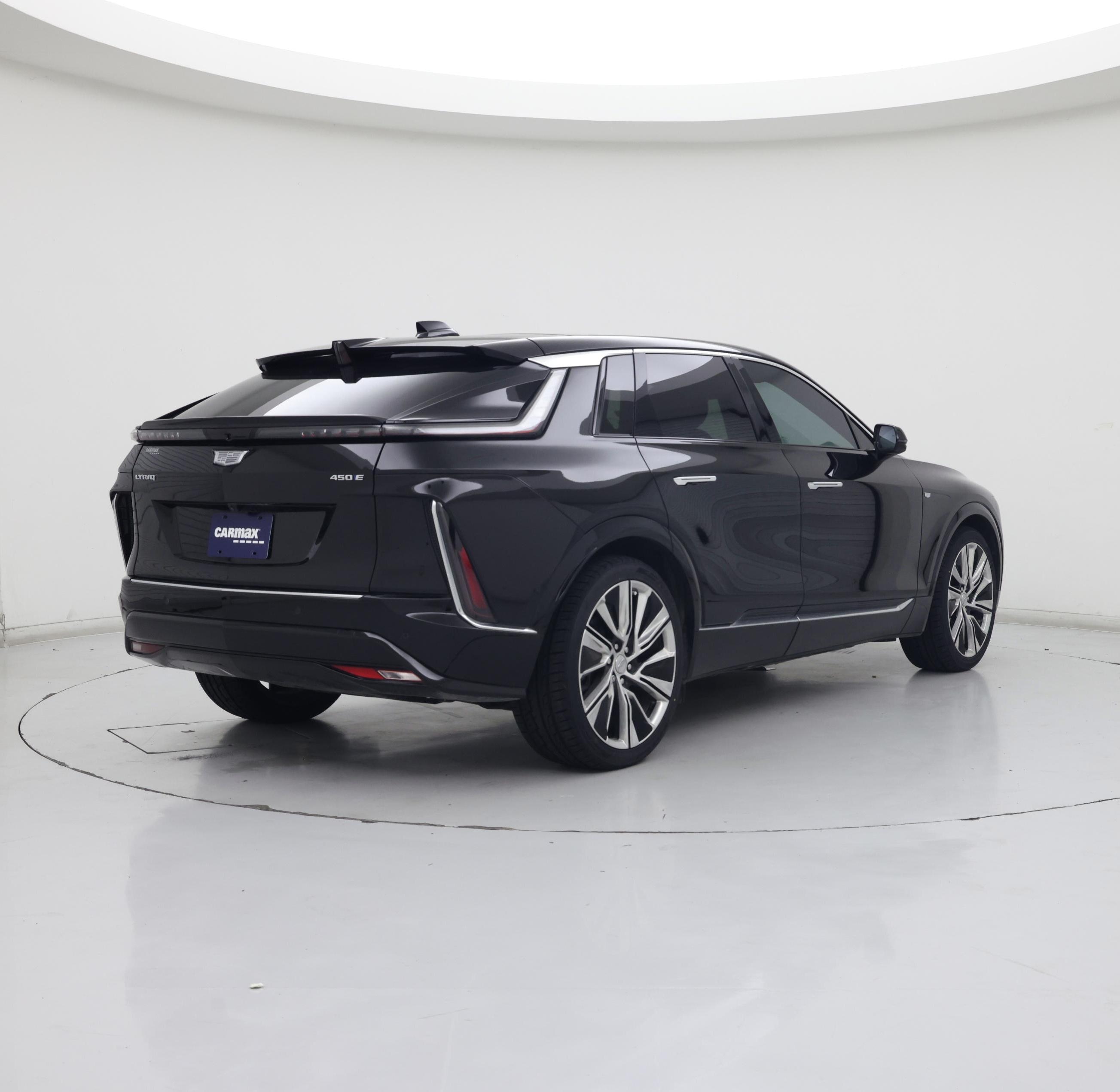 Thumbnail: 2024 Cadillac Lyriq - 8