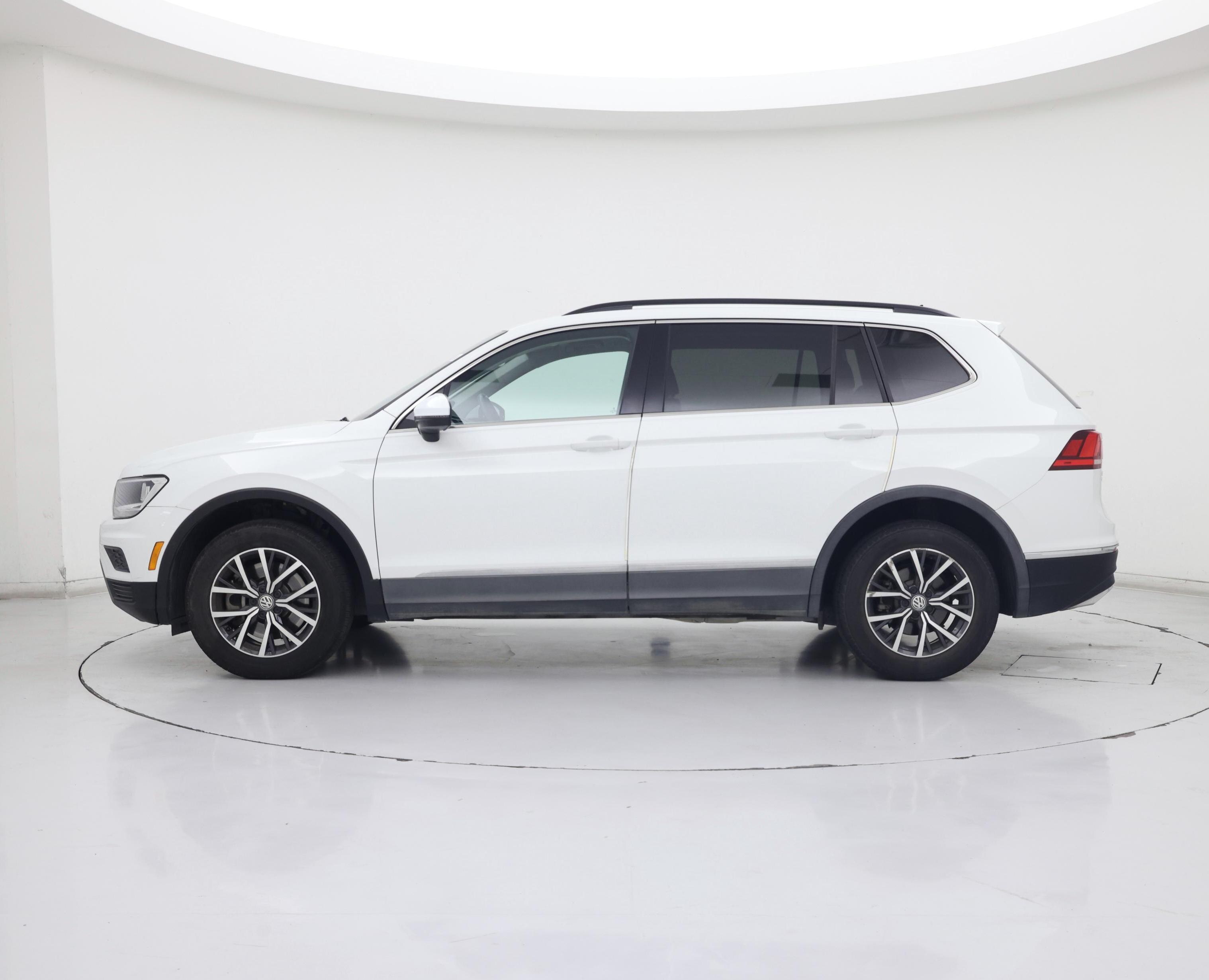 Thumbnail: 2020 Volkswagen Tiguan - 3
