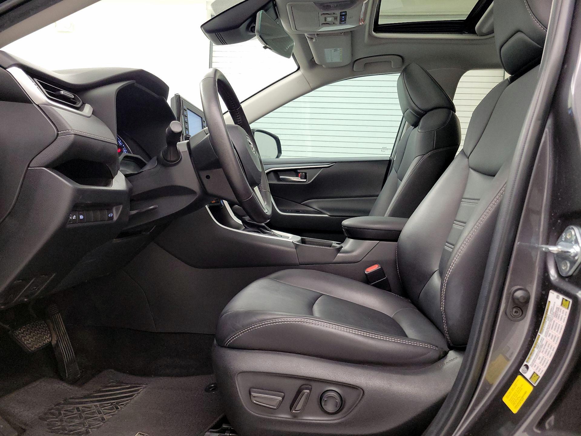 Thumbnail: 2022 Toyota RAV4 - 11