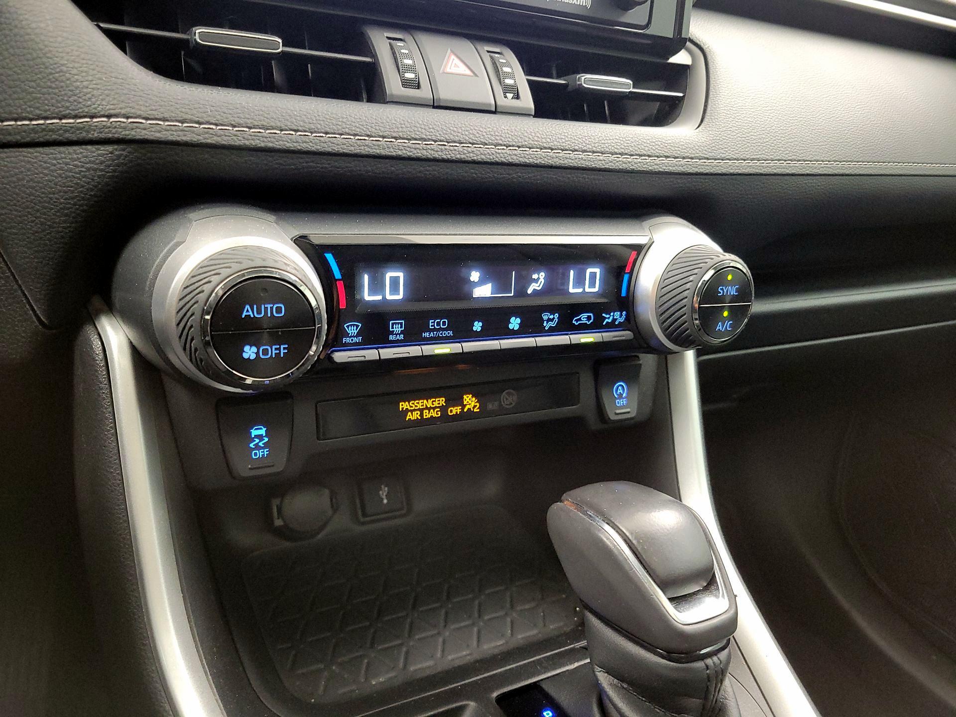 Thumbnail: 2022 Toyota RAV4 - 16