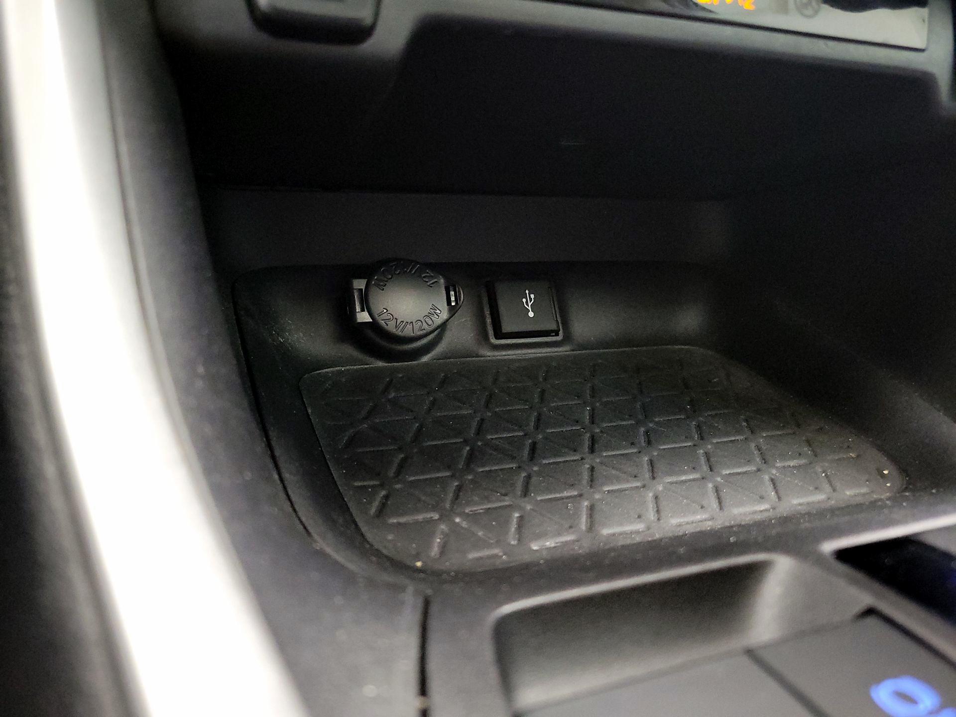 Thumbnail: 2022 Toyota RAV4 - 18