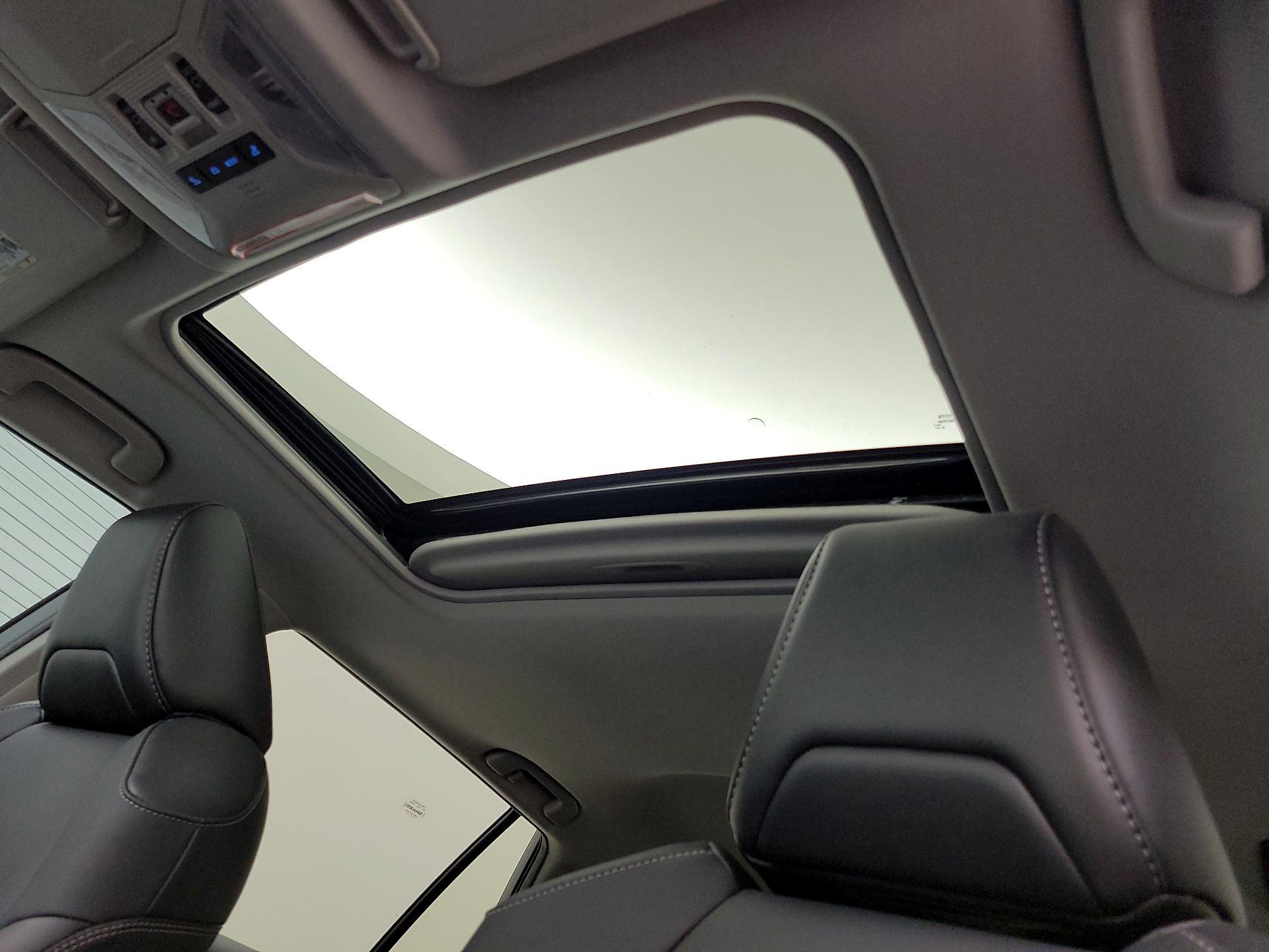 Thumbnail: 2022 Toyota RAV4 - 19