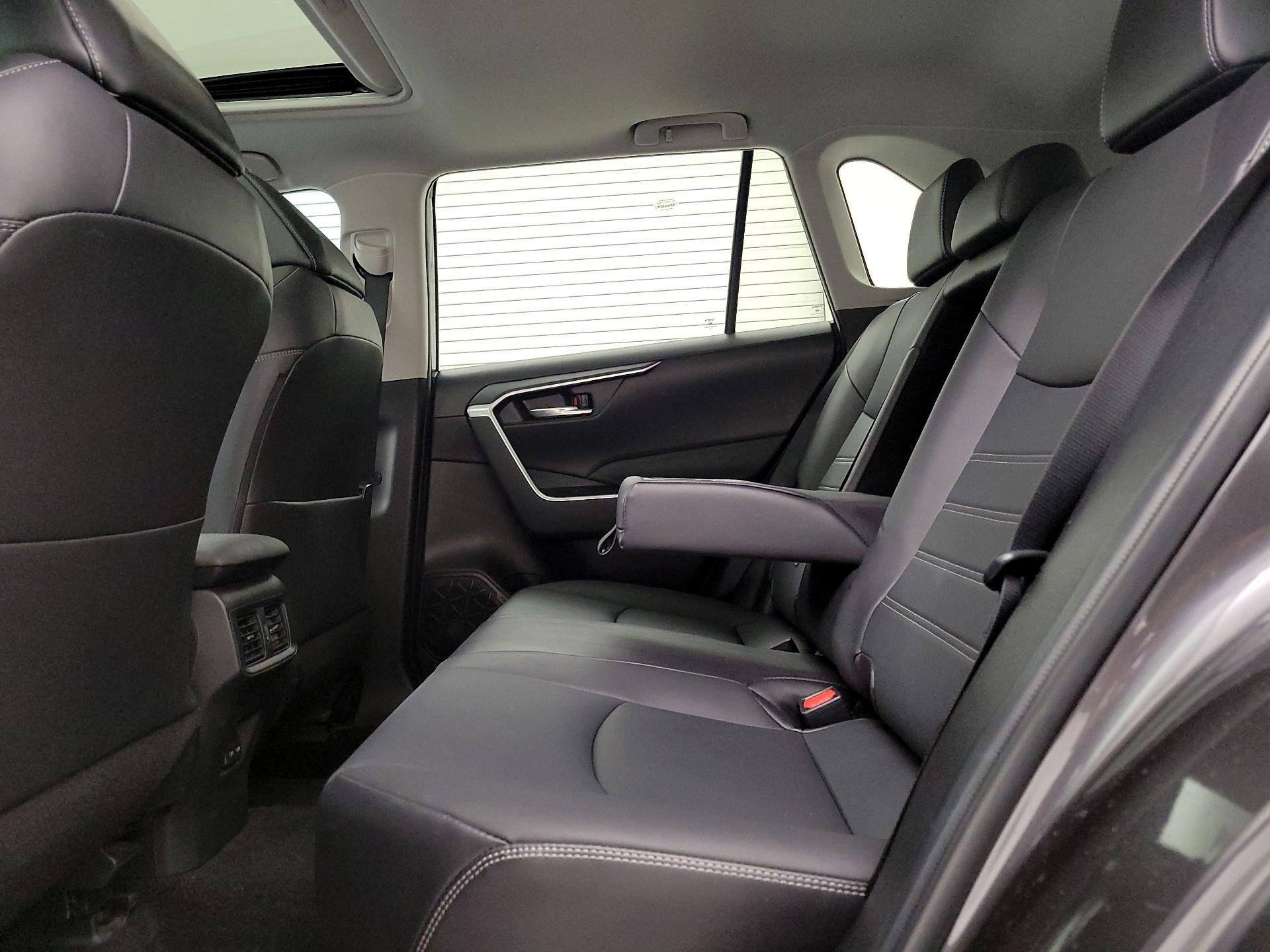 Thumbnail: 2022 Toyota RAV4 - 20