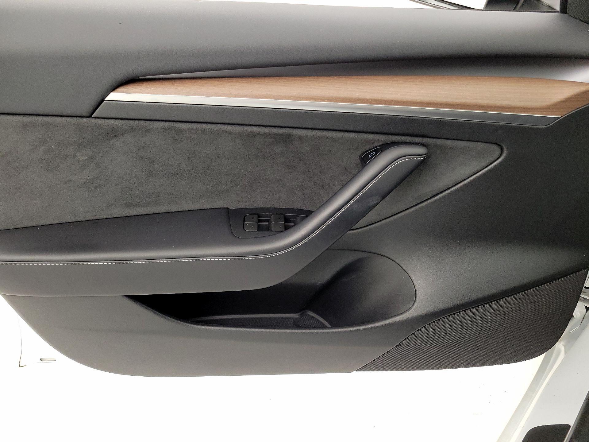 Thumbnail: 2023 Tesla Model 3 - 12