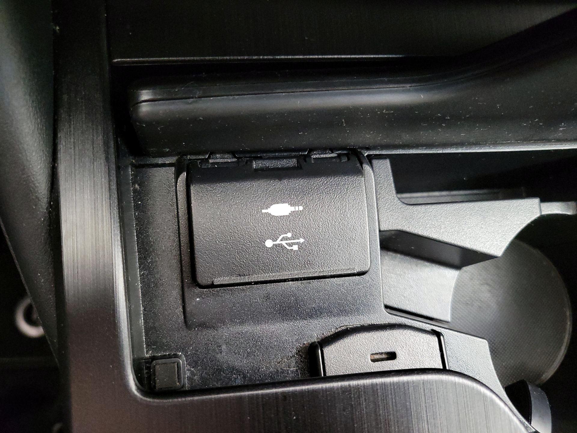 Thumbnail: 2022 Lexus ES - 19