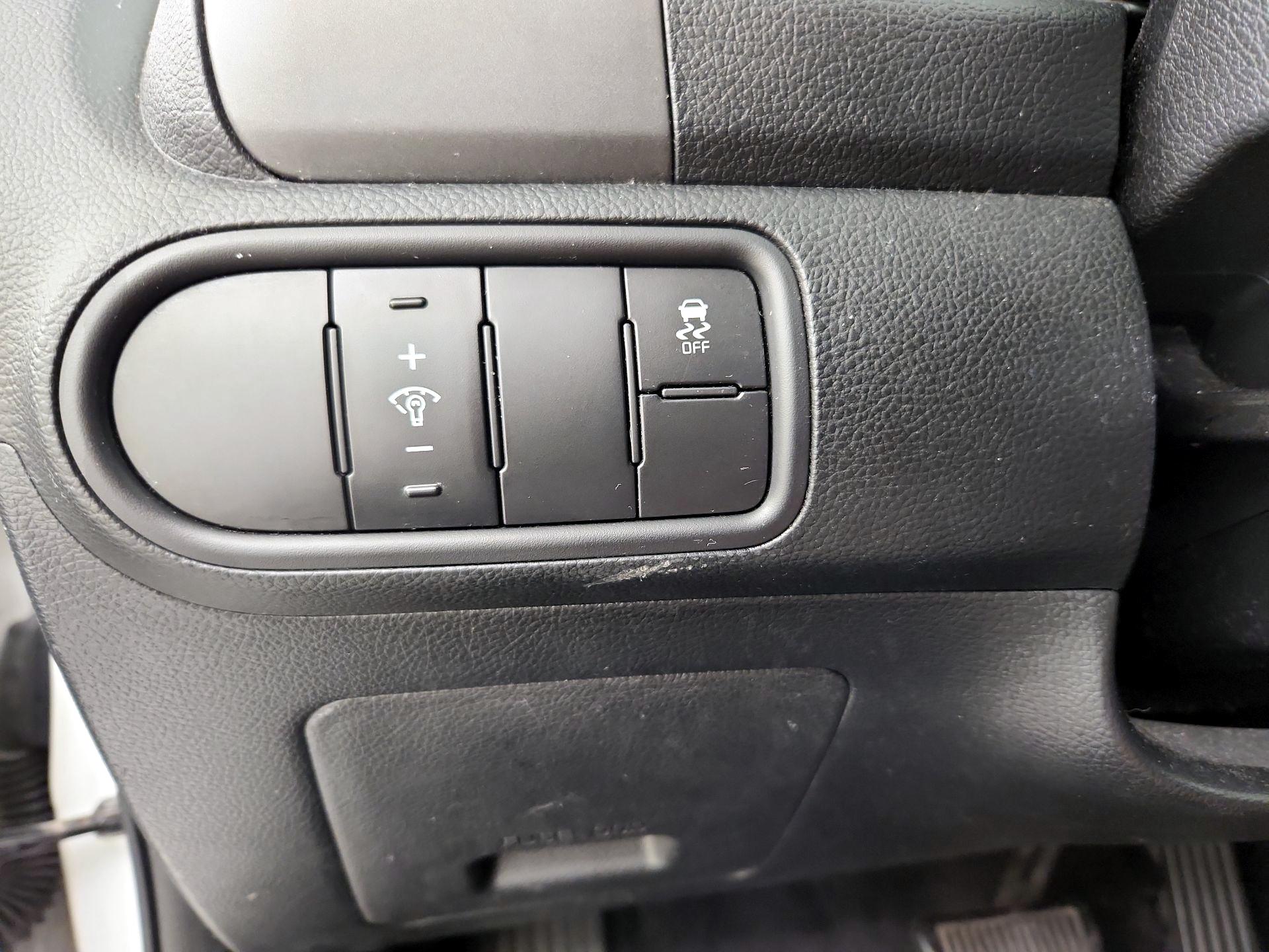 Thumbnail: 2018 Kia Forte - 13