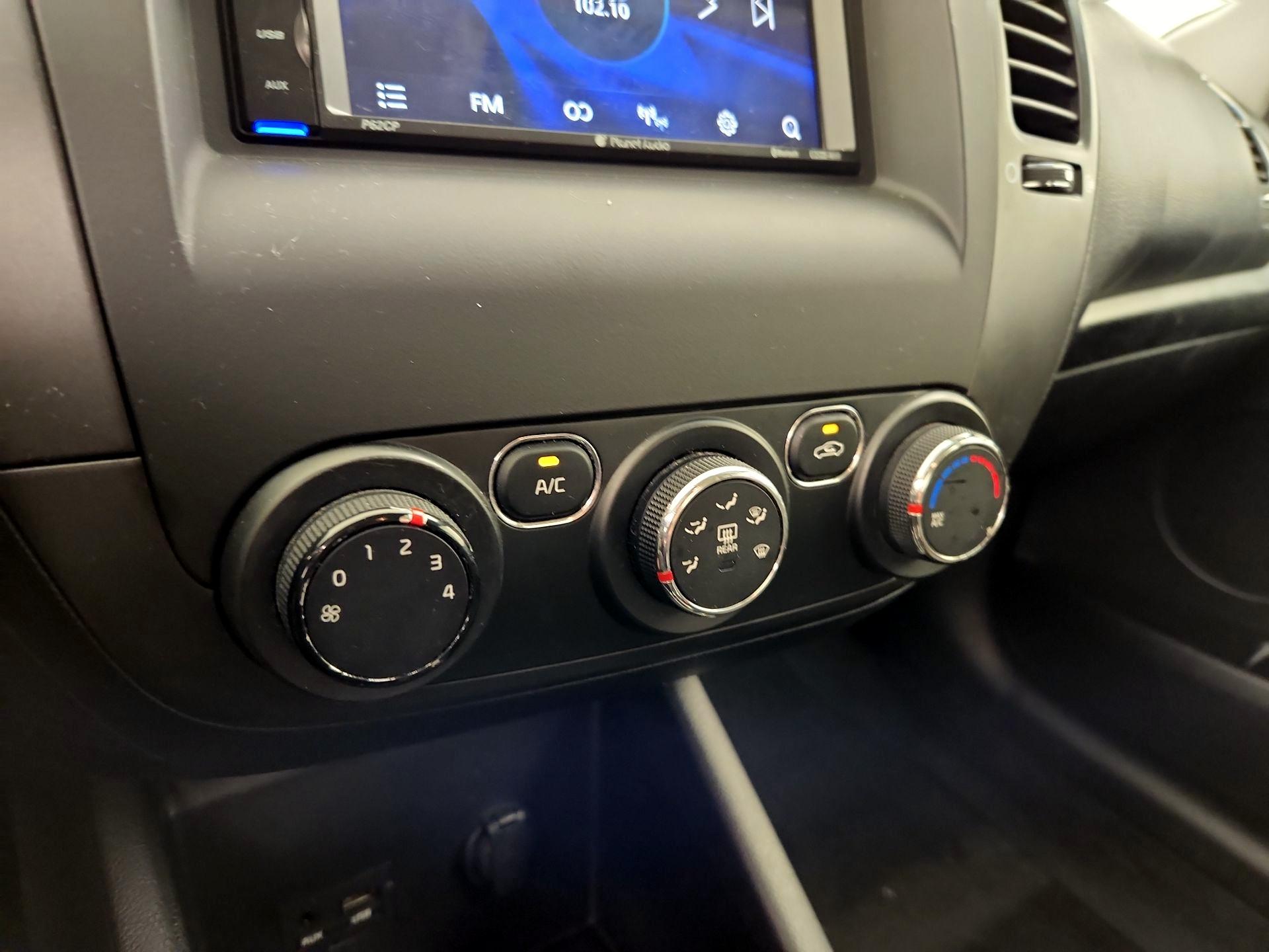 Thumbnail: 2018 Kia Forte - 15