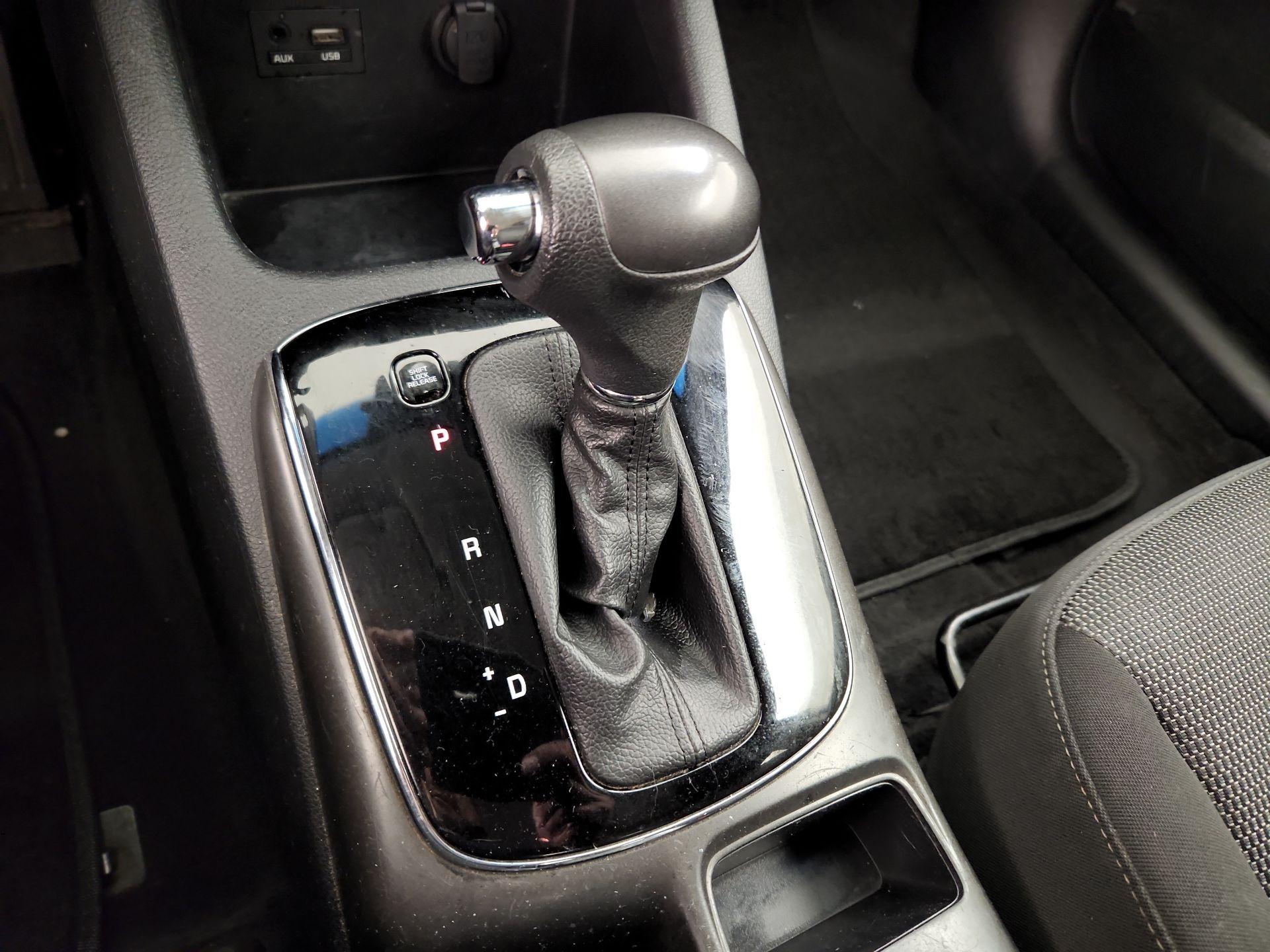 Thumbnail: 2018 Kia Forte - 16